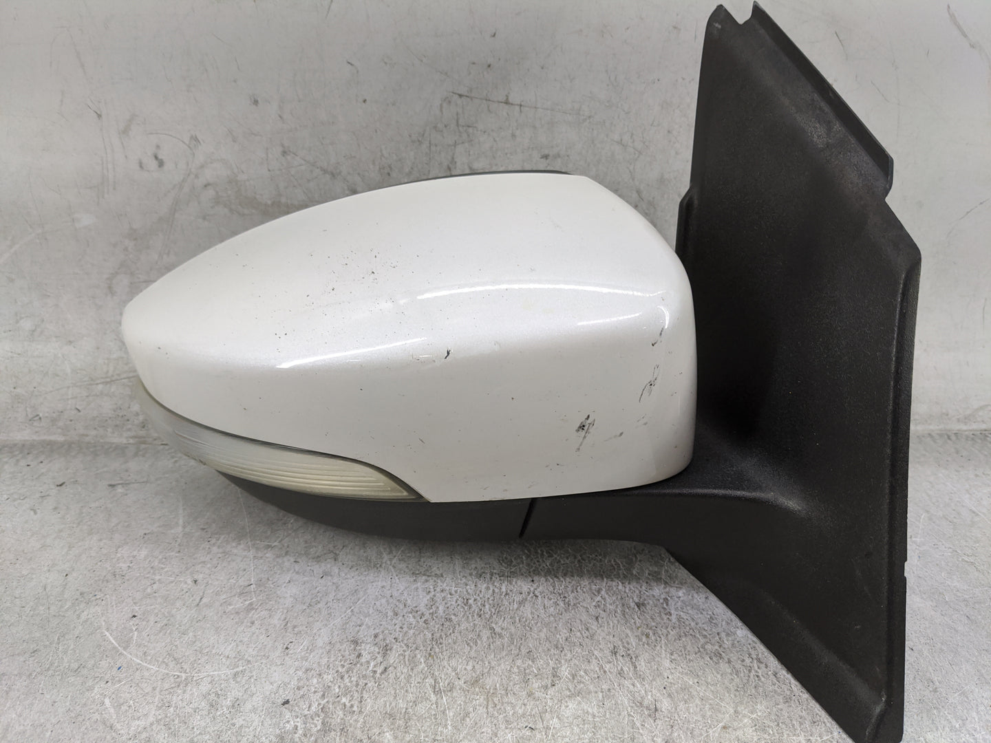 2013-2016 Ford Escape Passenger Side View Mirror - Right Door Mirror OEM Used - Oemusedautoparts1.com