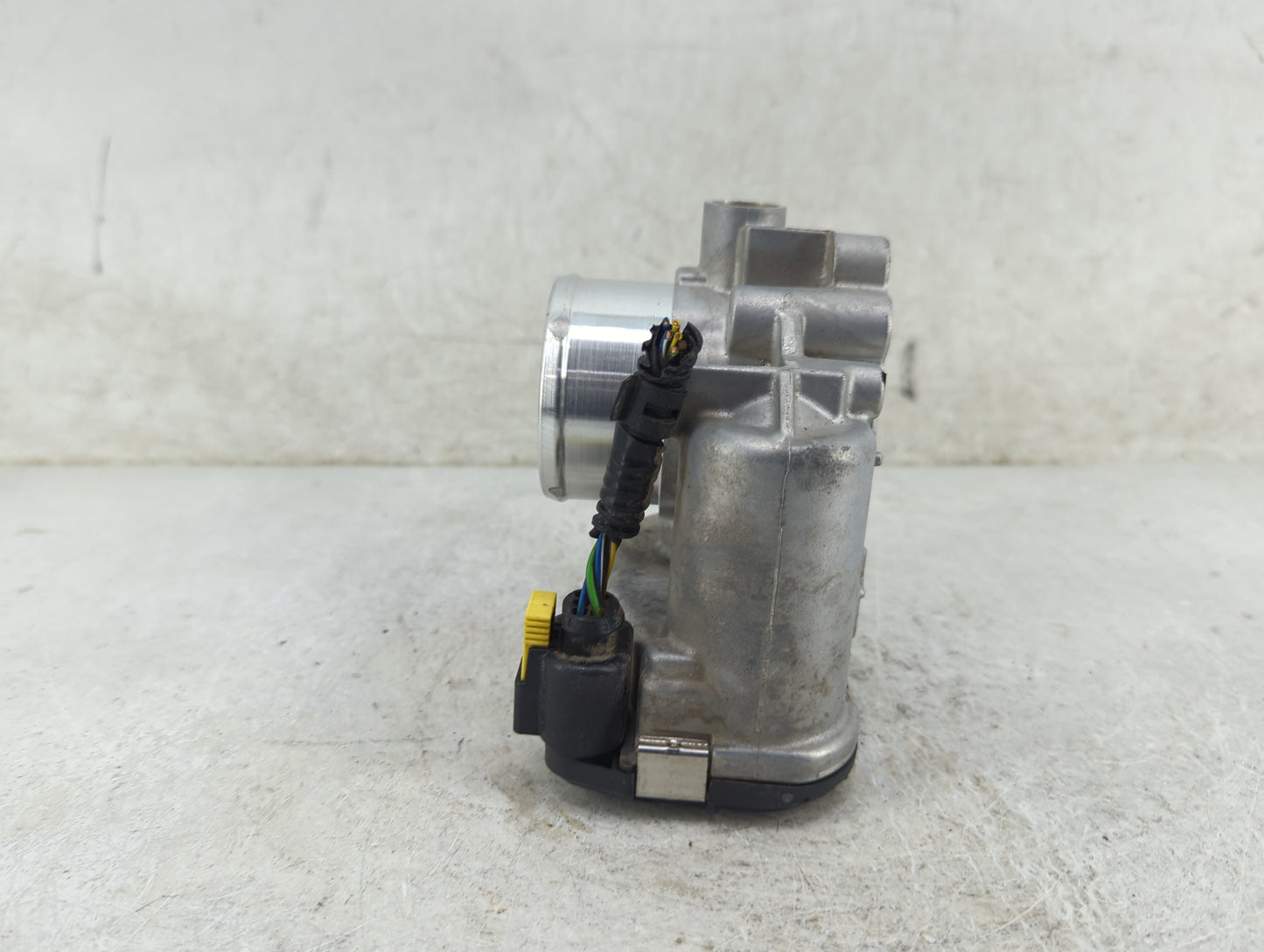 2013-2016 Ford Escape Throttle Body P/N:7S7G-9F991-CA 0280750535 Fits Fits 2013 2014 2015 2016 2017 2018 2019 OEM Used Auto 