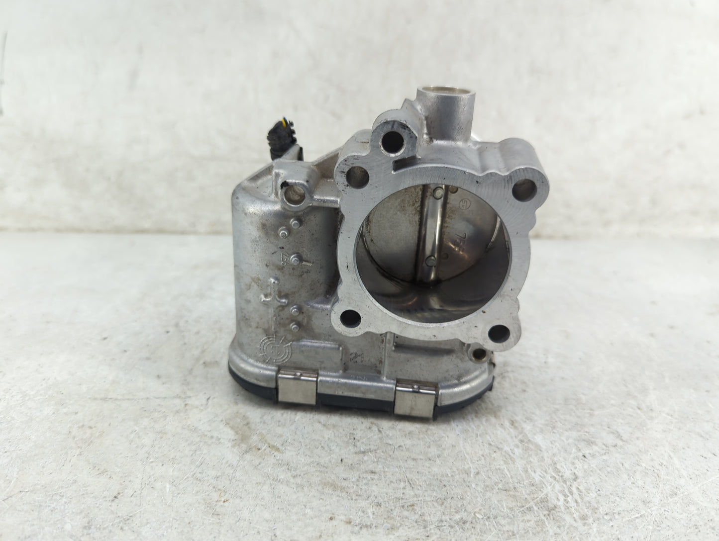 2013-2016 Ford Escape Throttle Body P/N:7S7G-9F991-CA 0280750535 Fits Fits 2013 2014 2015 2016 2017 2018 2019 OEM Used Auto 