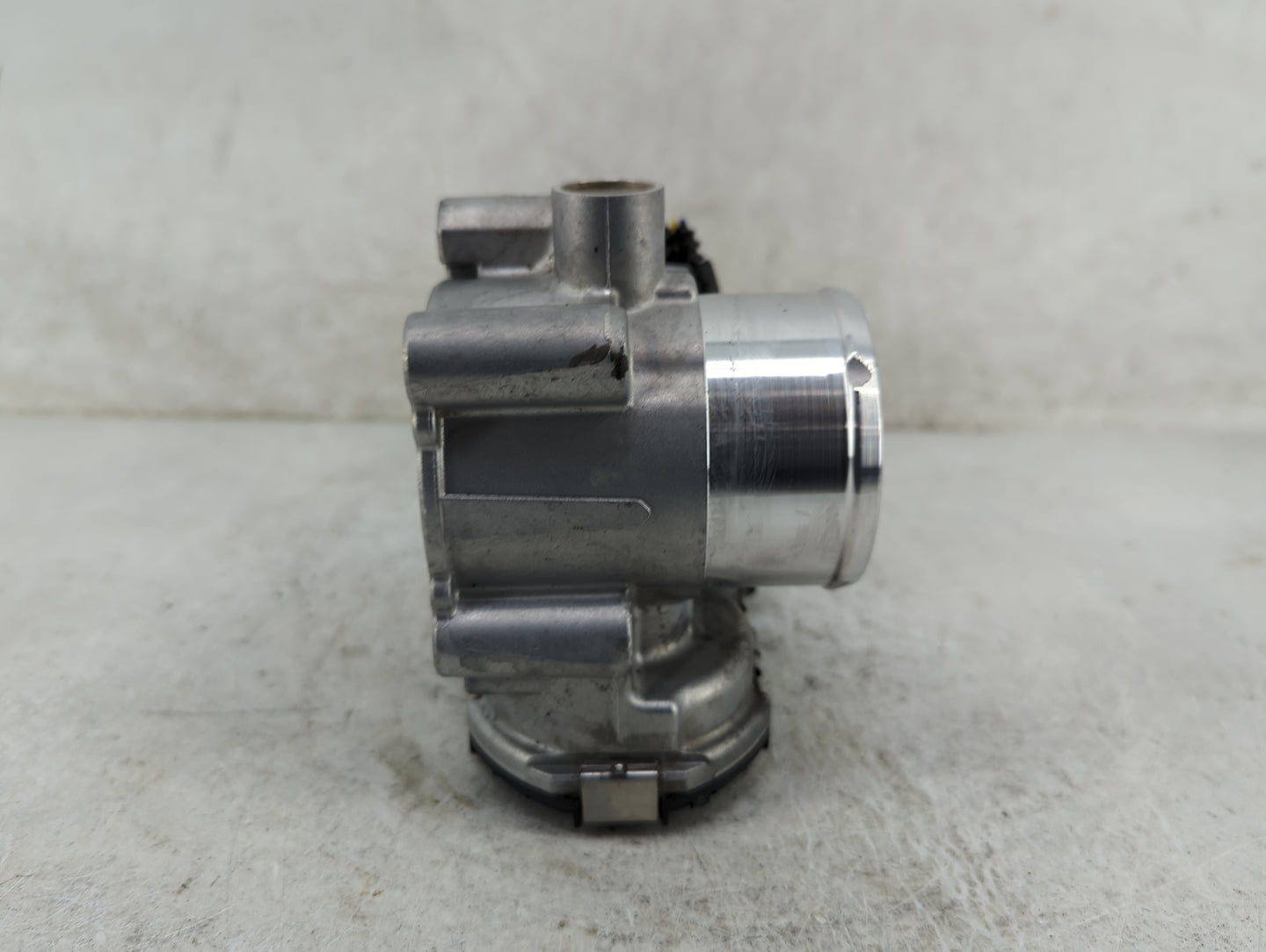 2013-2016 Ford Escape Throttle Body P/N:7S7G-9F991-CA 0280750535 Fits Fits 2013 2014 2015 2016 2017 2018 2019 OEM Used Auto 