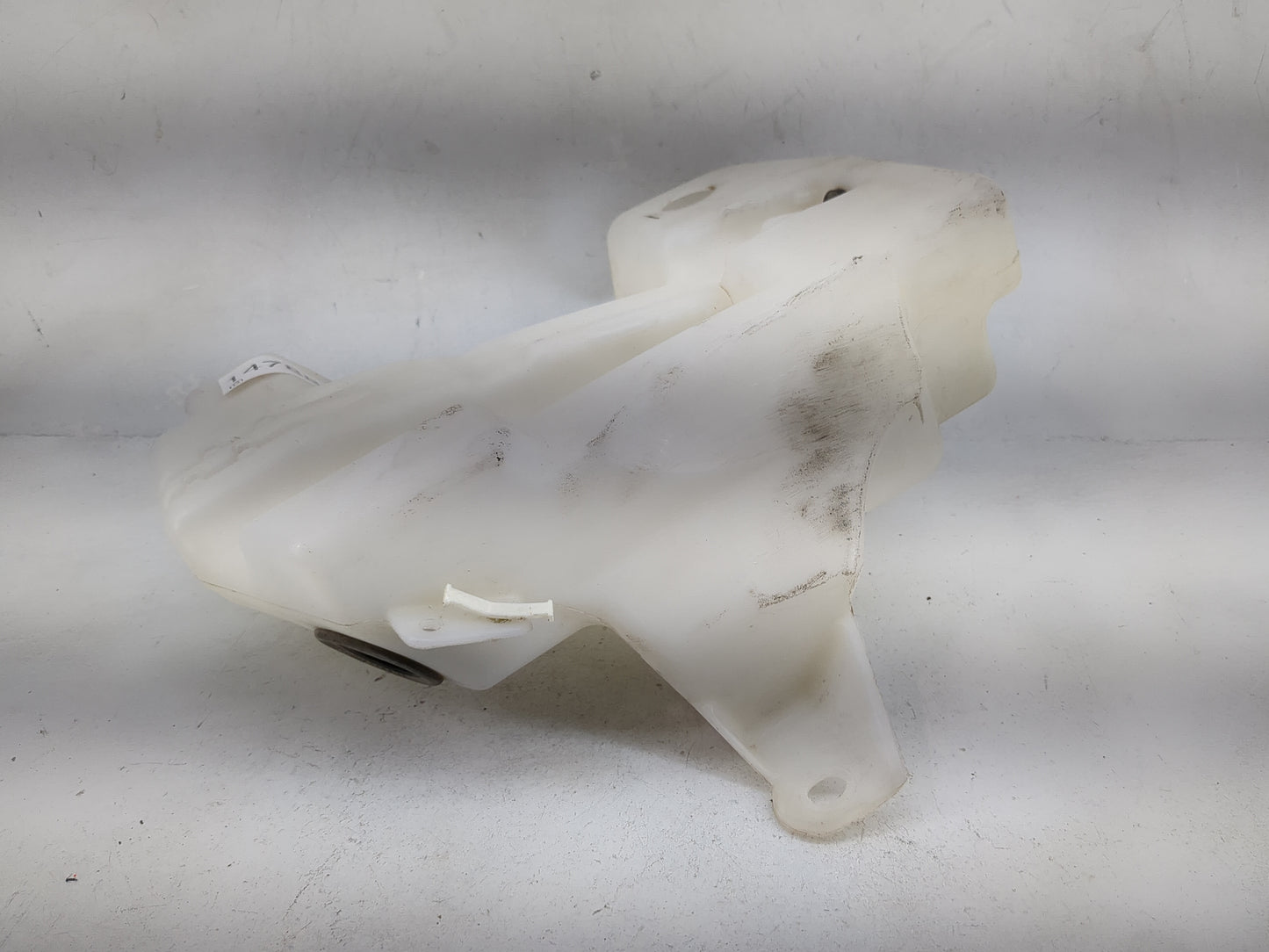 2015-2019 Ford Escape Windshield Washer Fluid Reservoir Bottle Oem 1478813 - Oemusedautoparts1.com