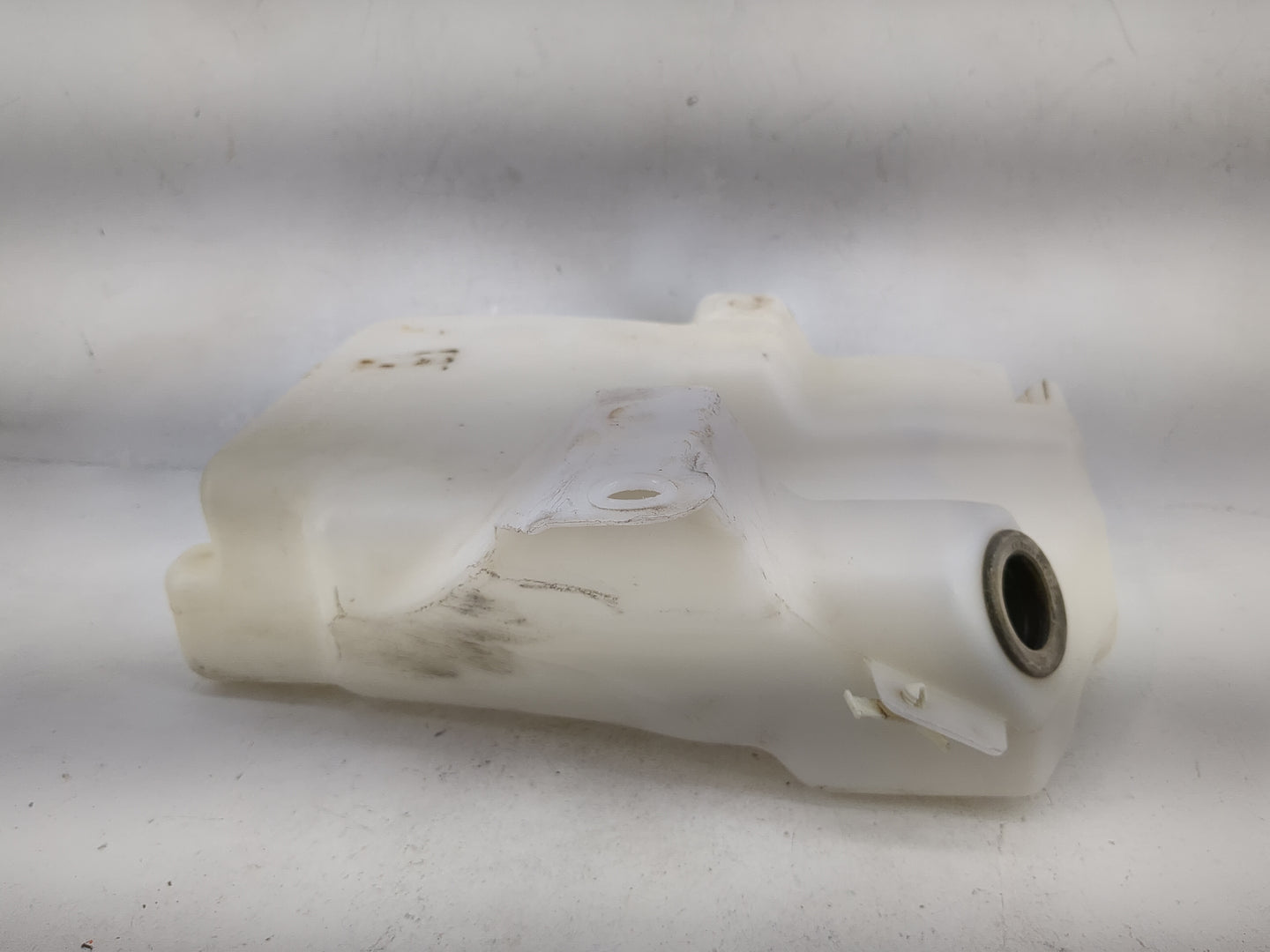 2015-2019 Ford Escape Windshield Washer Fluid Reservoir Bottle Oem 1478813 - Oemusedautoparts1.com