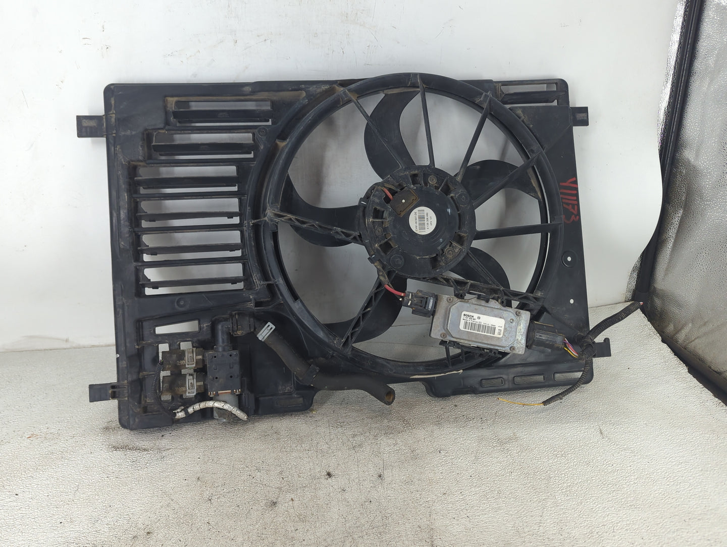 2013-2016 Ford Escape Electric Radiator Cooling Fan Motor Assembly P/N:1137328587 CV61-8C607-DE Fits Fits 2013 2014 2015 201