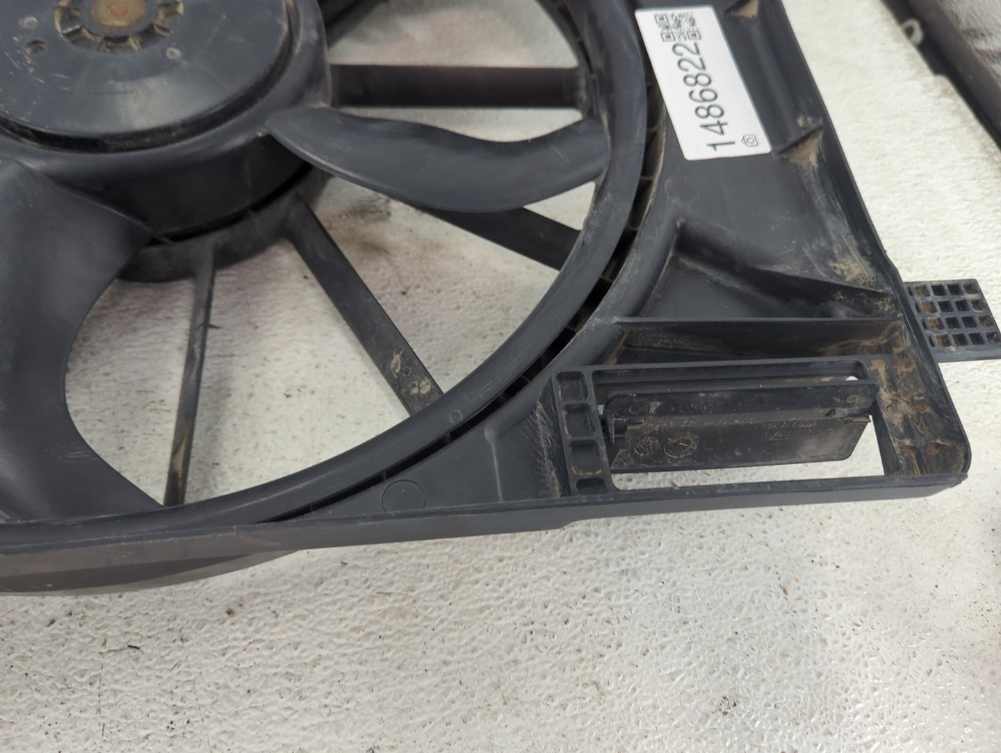 2013-2016 Ford Escape Electric Radiator Cooling Fan Motor Assembly P/N:1137328587 CV61-8C607-DE Fits Fits 2013 2014 2015 201