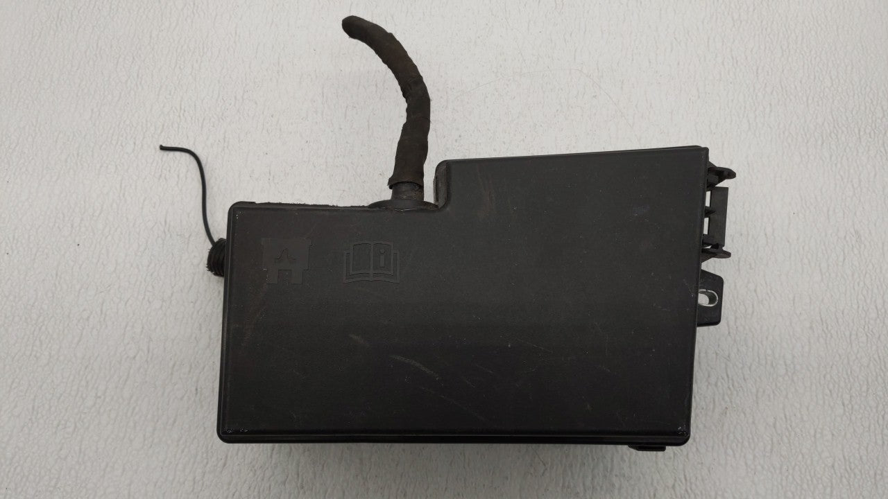2013-2016 Ford Escape Fusebox Fuse Box Panel Relay Module P/N:AV6T-14A142-AB AV6T-14A067-AD Fits Fits 2013 2014 2015 2016 OE