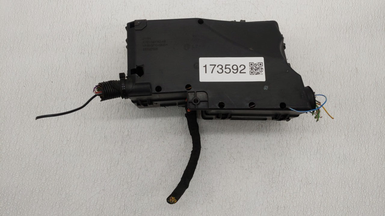 2013-2016 Ford Escape Fusebox Fuse Box Panel Relay Module P/N:AV6T-14A142-AB AV6T-14A067-AD Fits Fits 2013 2014 2015 2016 OE