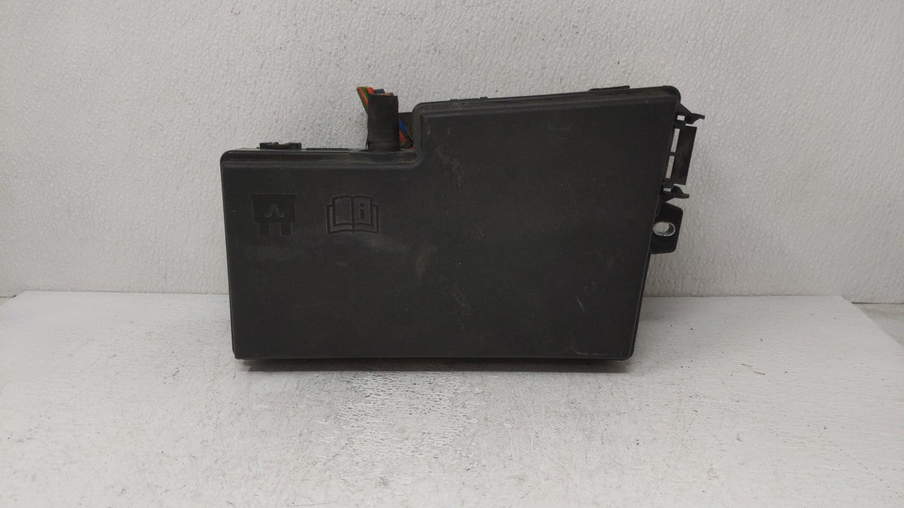 2013-2016 Ford Escape Fusebox Fuse Box Panel Relay Module P/N:AV6T-14A142-AB AV6T-14A067-AD Fits Fits 2013 2014 2015 2016 OE