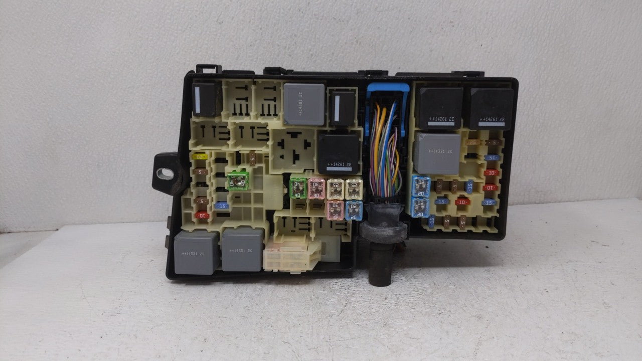 2013-2016 Ford Escape Fusebox Fuse Box Panel Relay Module P/N:AV6T-14A142-AB AV6T-14A067-AD Fits Fits 2013 2014 2015 2016 OE