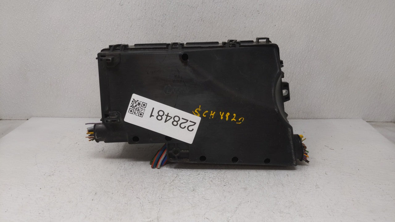 2013-2016 Ford Escape Fusebox Fuse Box Panel Relay Module P/N:AV6T-14A142-AB AV6T-14A067-AD Fits Fits 2013 2014 2015 2016 OE