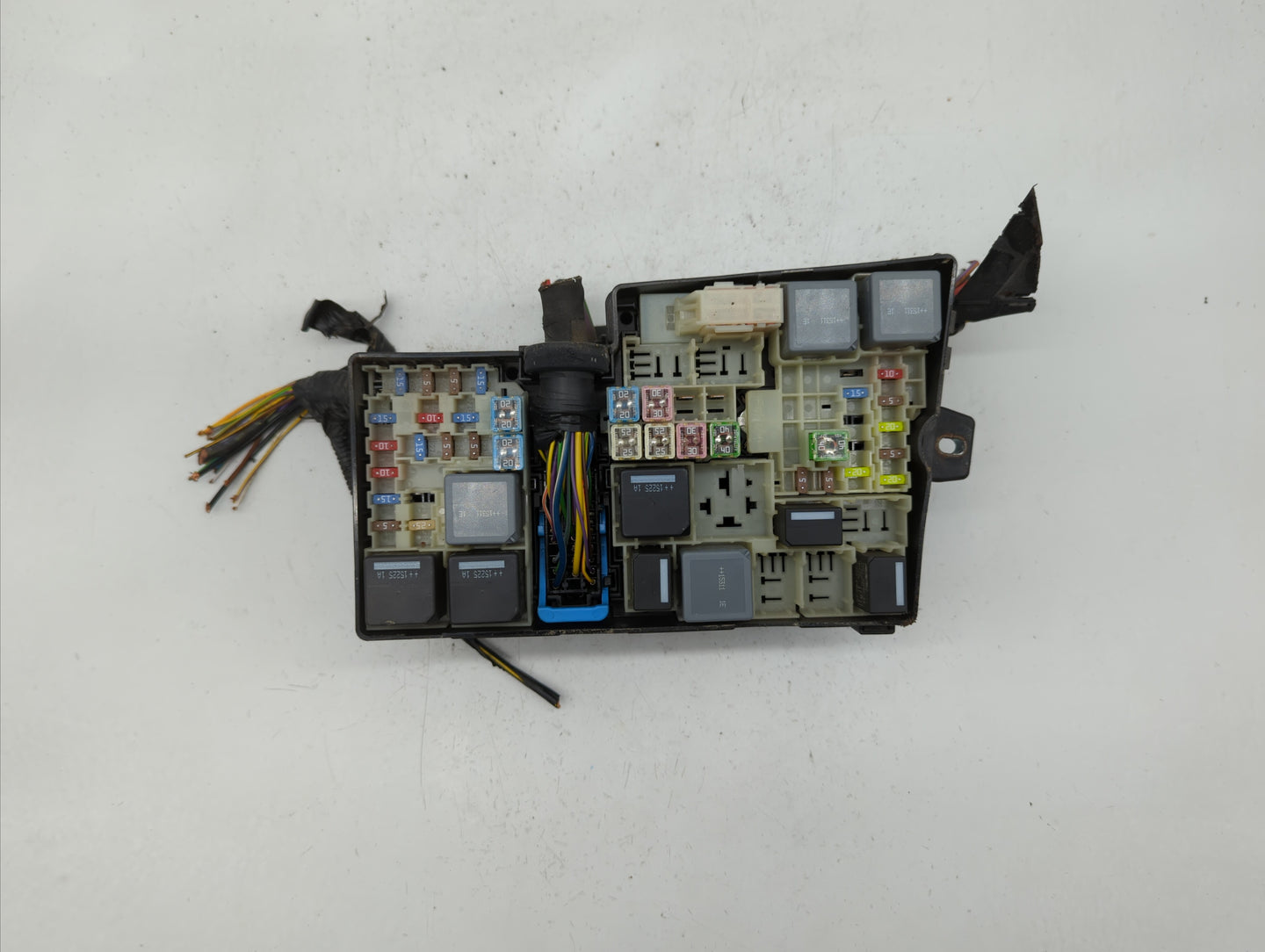 2013-2016 Ford Escape Fusebox Fuse Box Panel Relay Module P/N:AV6T-14A142-AB AV6T-14A067-AD Fits Fits 2013 2014 2015 2016 OE