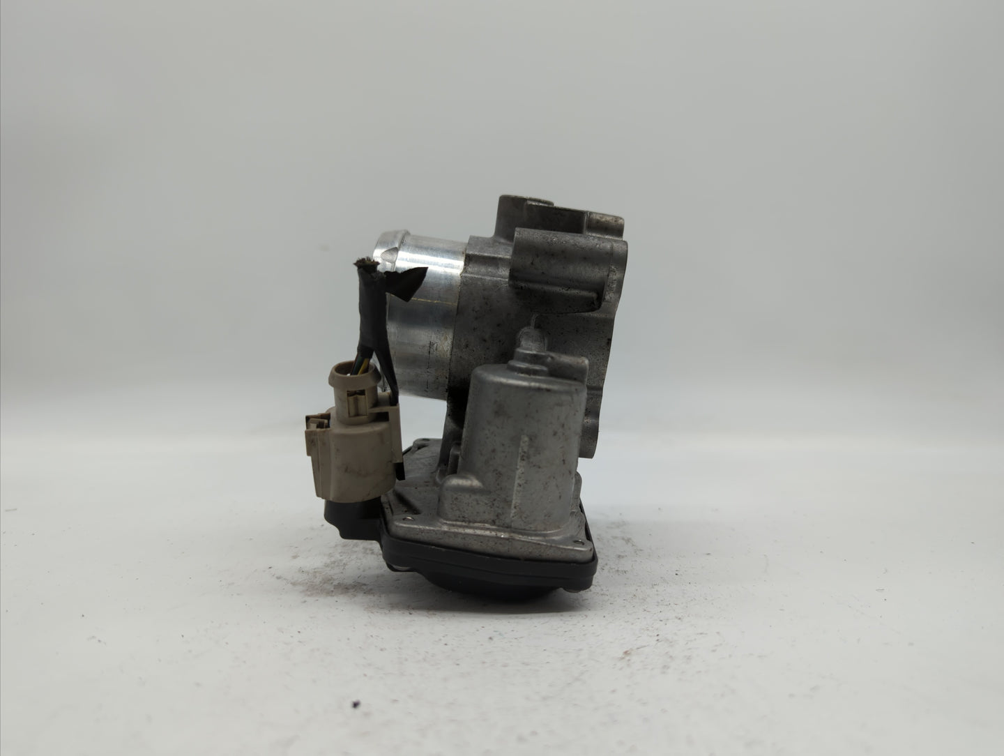 2017-2019 Ford Escape Throttle Body P/N:DS7G-9F991-BB DS7G-9E991-BB, DS7G-9F991-CA Fits Fits 2014 2015 2016 2017 2018 2019 O