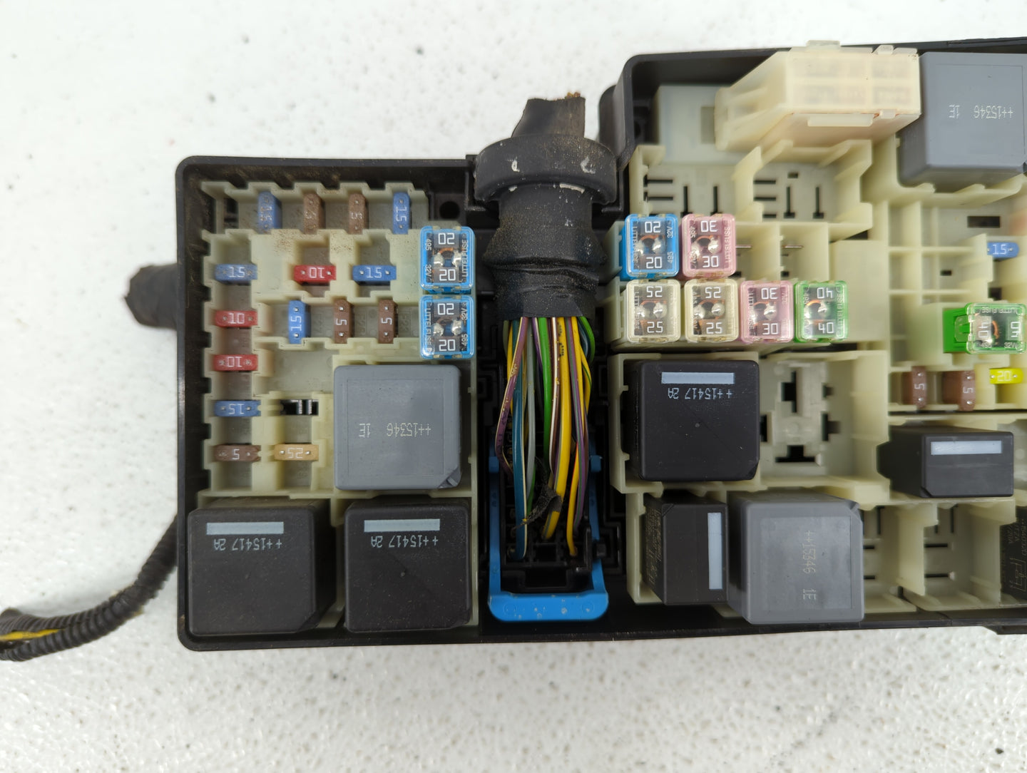 2013-2016 Ford Escape Fusebox Fuse Box Panel Relay Module P/N:AV6T-14A067-AD AV6T-14A142-AB Fits Fits 2013 2014 2015 2016 OE