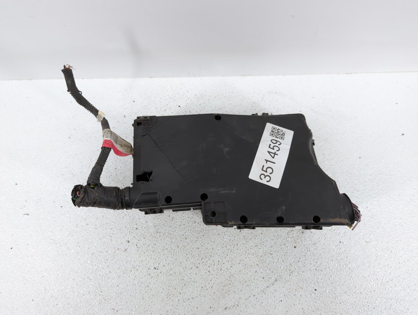2013-2016 Ford Escape Fusebox Fuse Box Panel Relay Module P/N:AV6T-14A067-AD AV6T-14A142-AB Fits Fits 2013 2014 2015 2016 OE