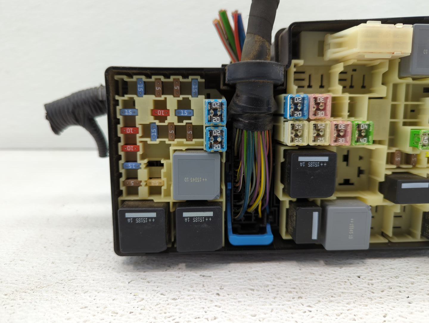 2013-2016 Ford Escape Fusebox Fuse Box Panel Relay Module P/N:AV6T-14A142-AB AV6T-14A067-AD Fits Fits 2013 2014 2015 2016 OE