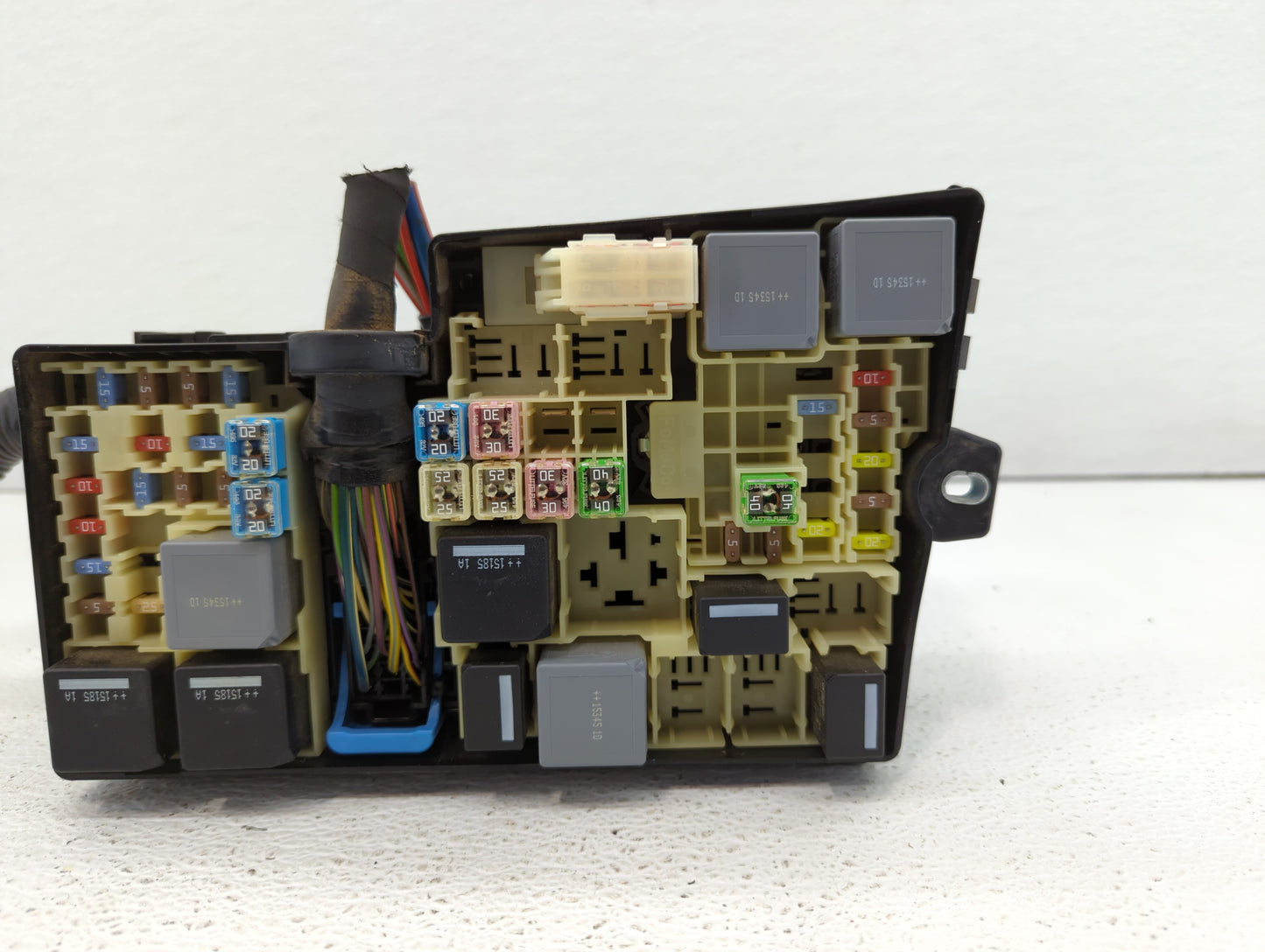2013-2016 Ford Escape Fusebox Fuse Box Panel Relay Module P/N:AV6T-14A142-AB AV6T-14A067-AD Fits Fits 2013 2014 2015 2016 OE