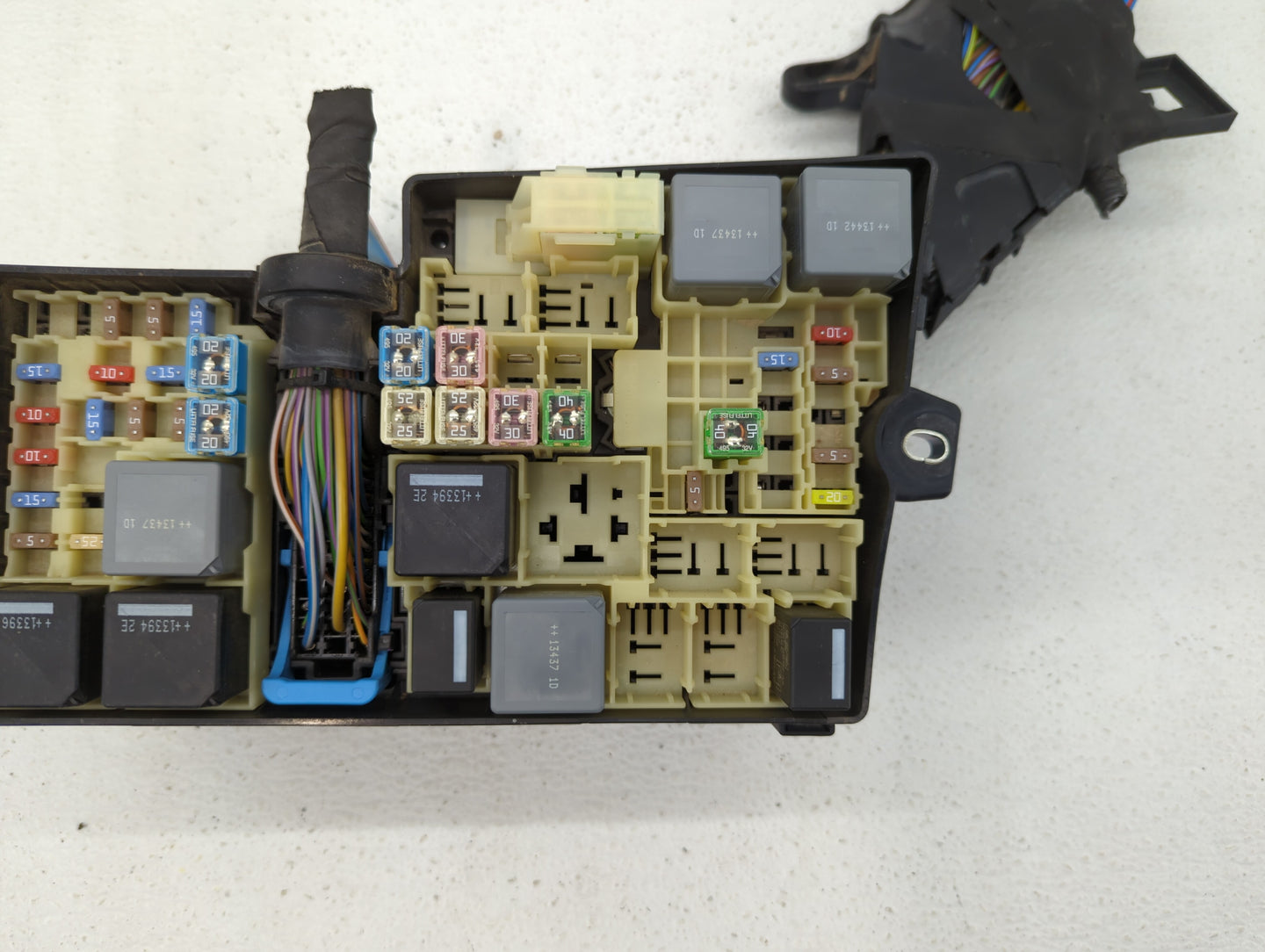 2013-2016 Ford Escape Fusebox Fuse Box Panel Relay Module P/N:AV6T-14A142-AB AV6T-14A067-AD Fits Fits 2013 2014 2015 2016 OE