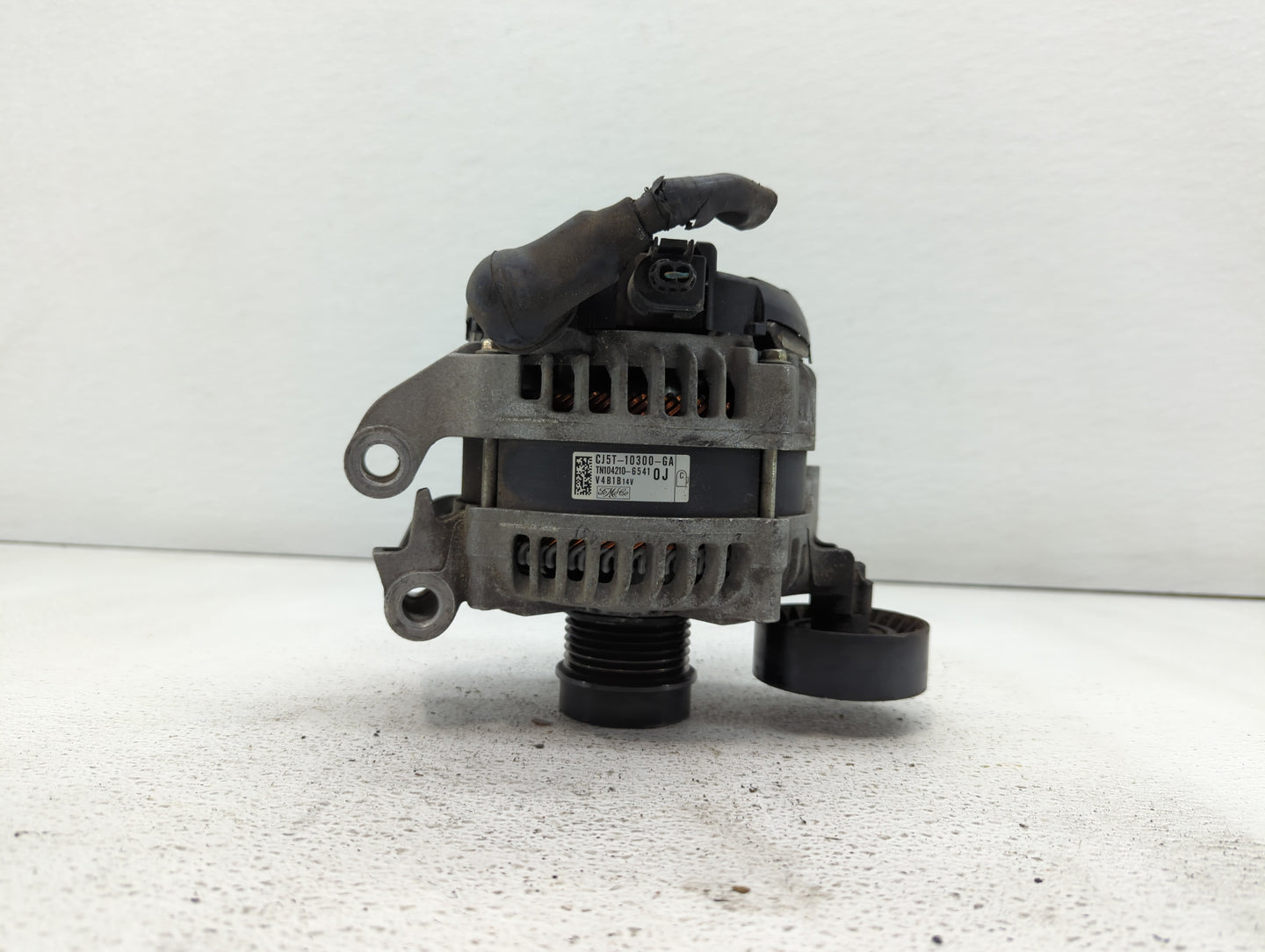 2016 Ford Escape Alternator Replacement Generator Charging Assembly Engine OEM P/N:CJ5T-10300-GA Fits OEM Used Auto Parts - 