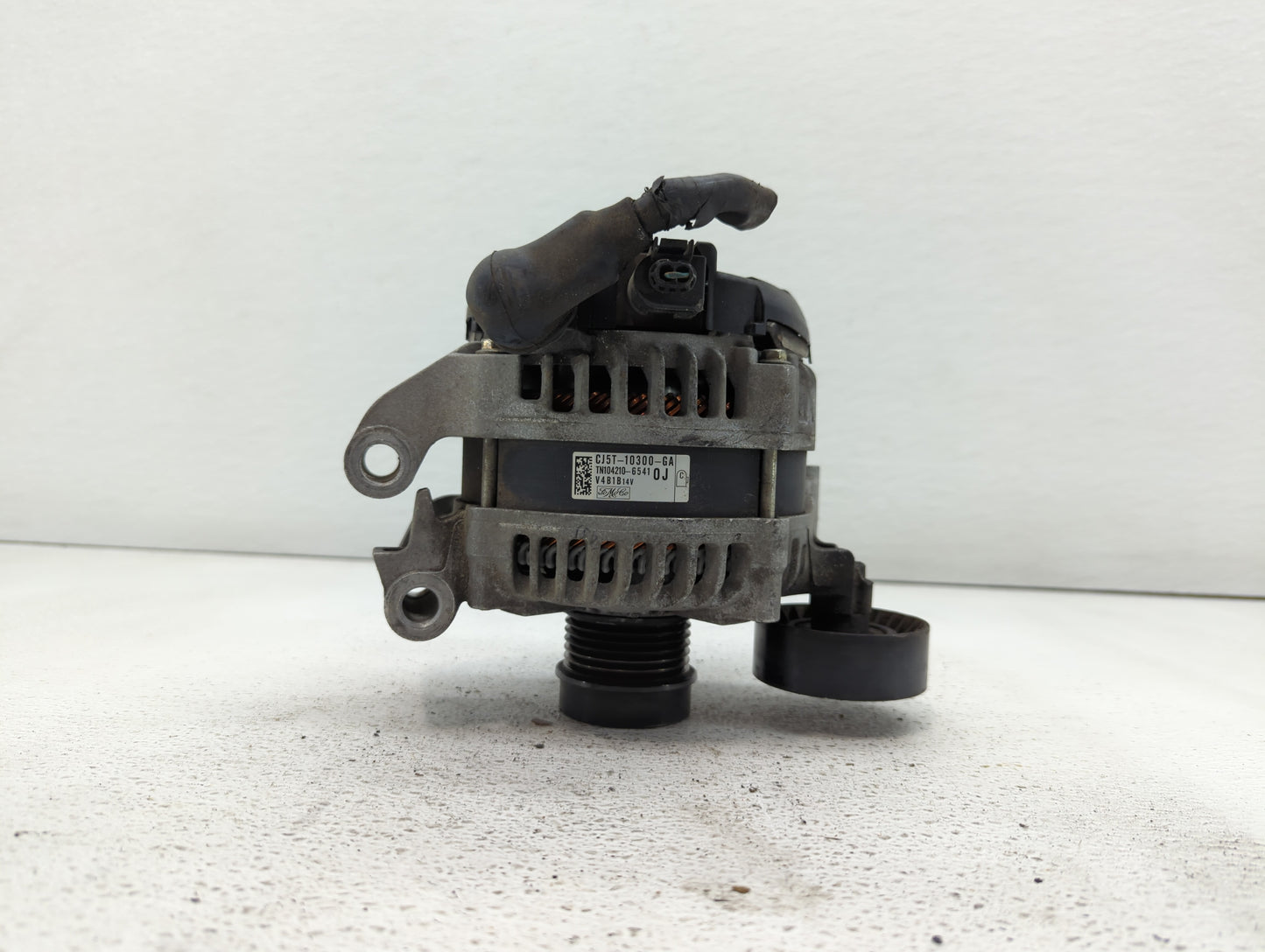 2016 Ford Escape Alternator Replacement Generator Charging Assembly Engine OEM P/N:CJ5T-10300-GA Fits OEM Used Auto Parts - 