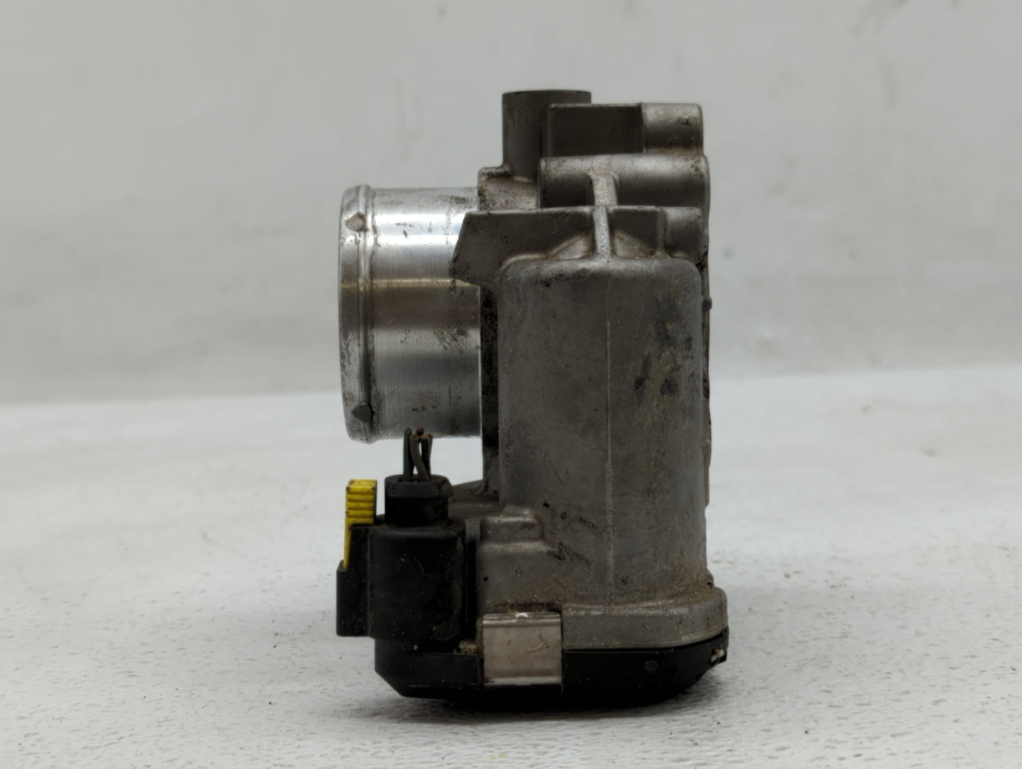 2013-2016 Ford Escape Throttle Body P/N:7S7G-9F991-CA Fits Fits 2013 2014 2015 2016 2017 2018 2019 OEM Used Auto Parts - Oem