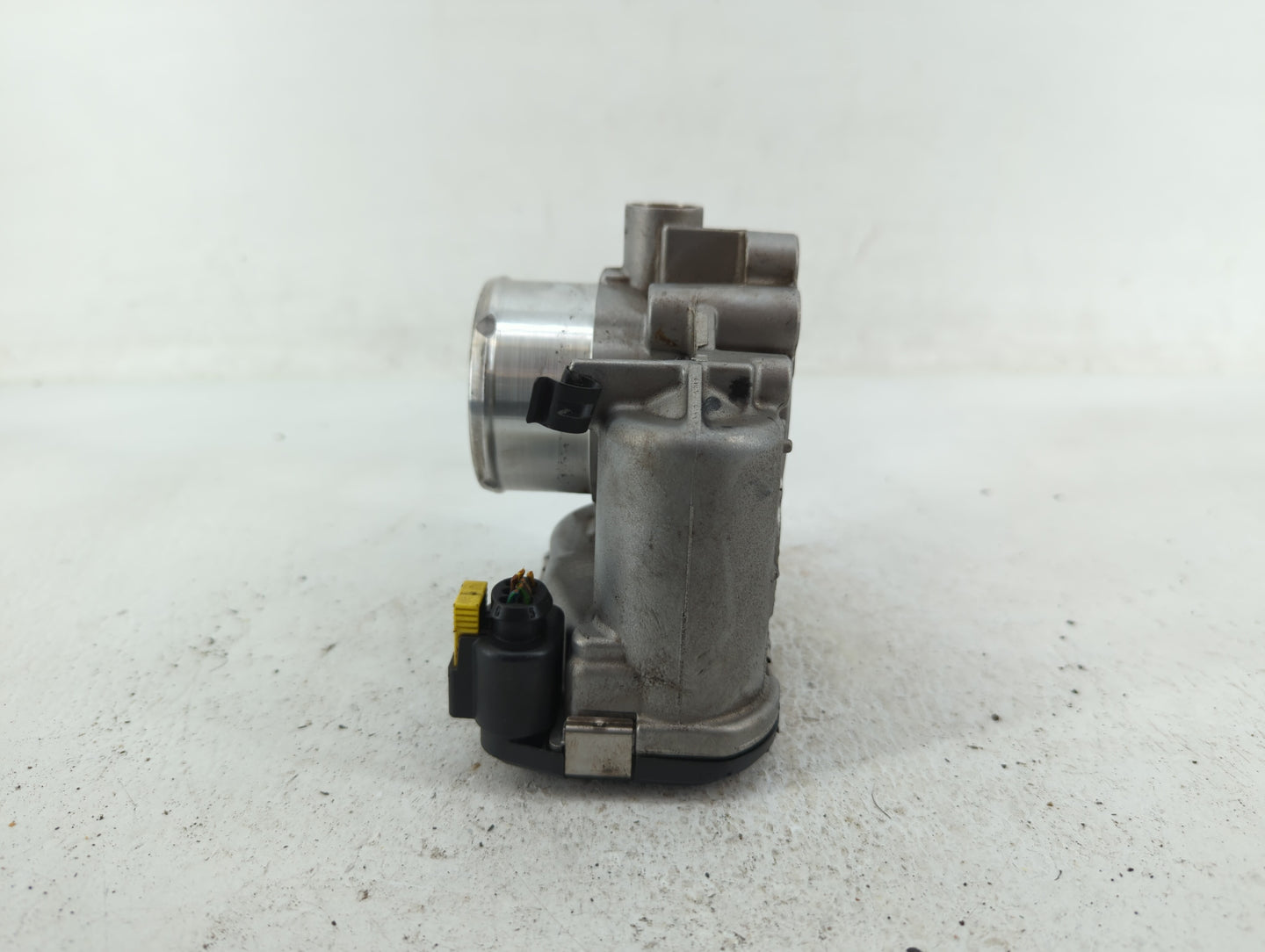 2013-2016 Ford Escape Throttle Body P/N:7S7G-9F991-CA Fits Fits 2013 2014 2015 2016 2017 2018 2019 OEM Used Auto Parts - Oem