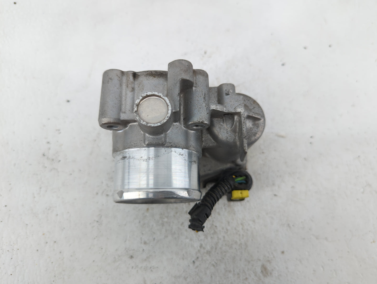 2013-2016 Ford Escape Throttle Body P/N:7S7G-9F991-CA Fits Fits 2013 2014 2015 2016 2017 2018 2019 OEM Used Auto Parts - Oem