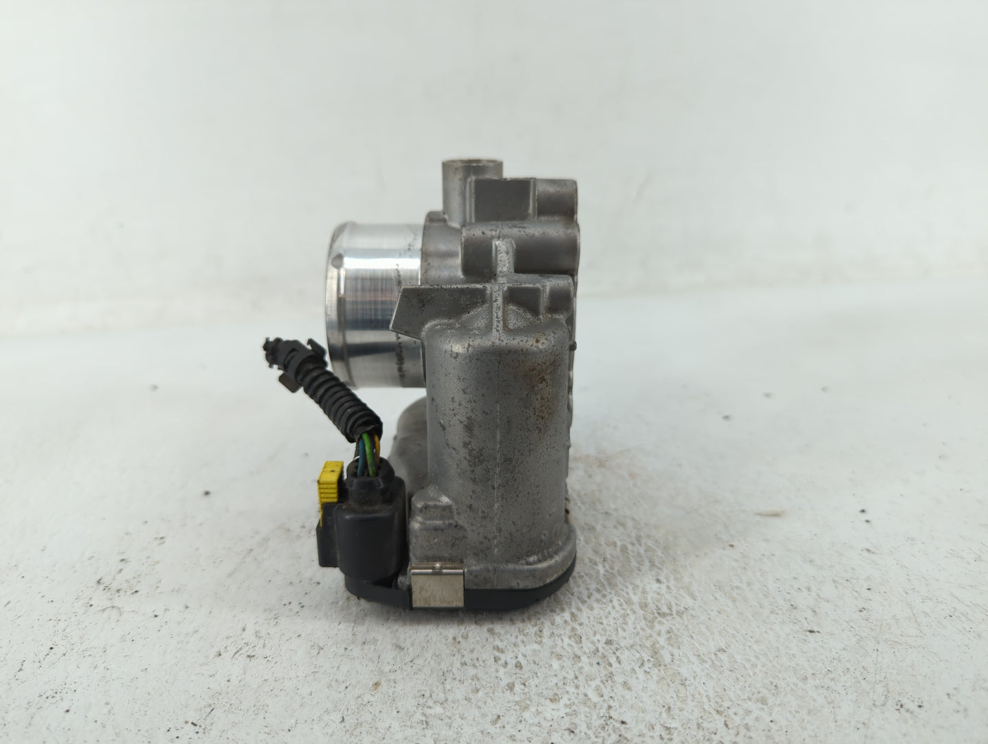 2013-2016 Ford Escape Throttle Body P/N:7S7G-9F991-CA Fits Fits 2013 2014 2015 2016 2017 2018 2019 OEM Used Auto Parts - Oem