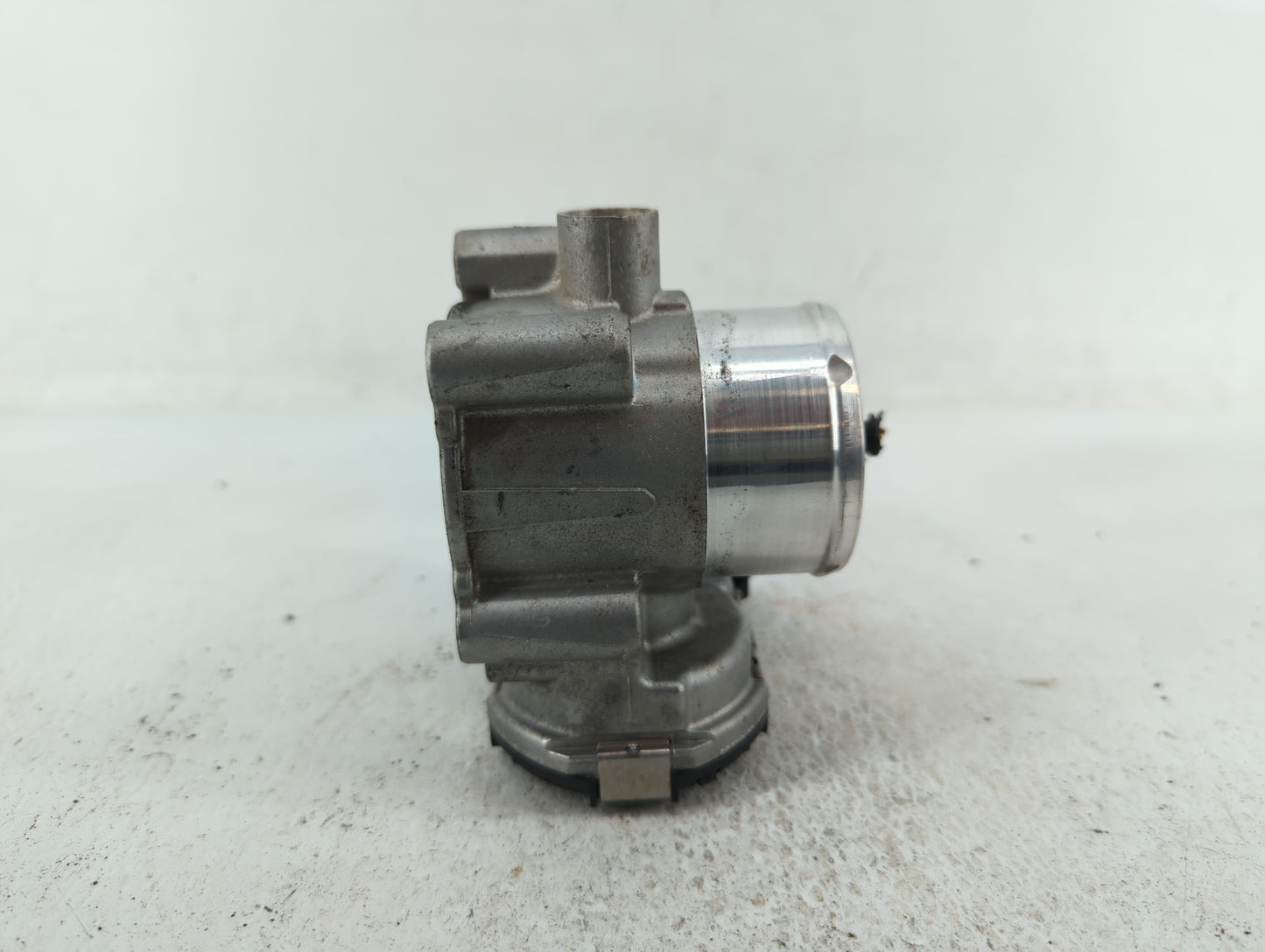 2013-2016 Ford Escape Throttle Body P/N:7S7G-9F991-CA Fits Fits 2013 2014 2015 2016 2017 2018 2019 OEM Used Auto Parts - Oem