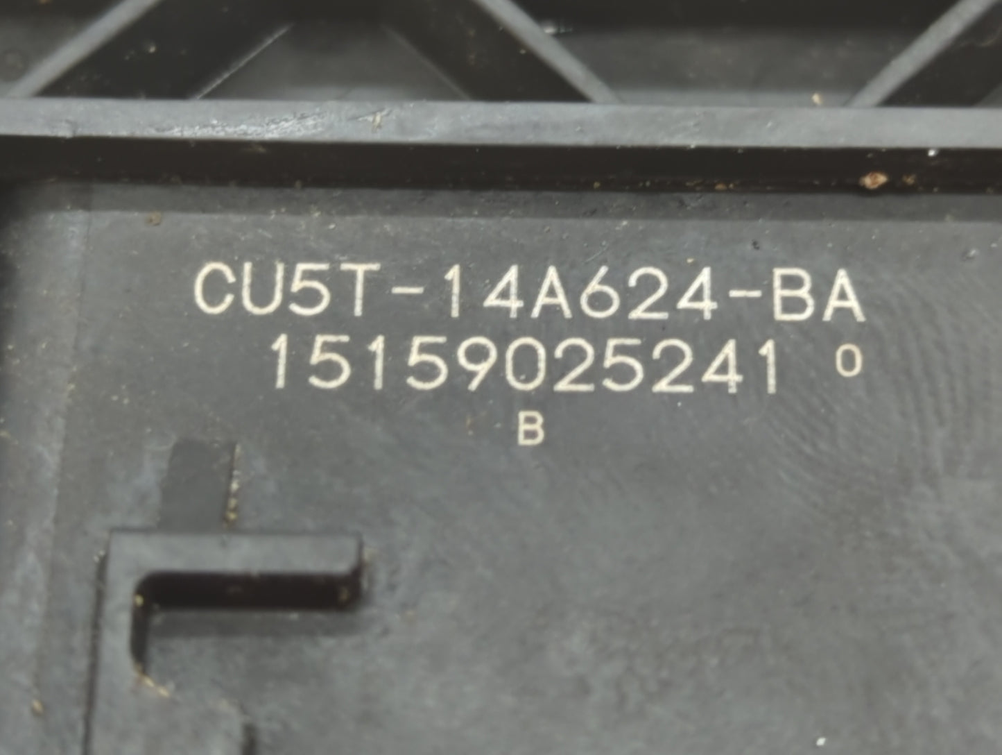 2015-2016 Ford Escape PCM Engine Control Computer ECU ECM PCU OEM P/N:FJ5A-12A650-VB FJ5A-12B684-BA Fits Fits 2015 2016 OEM 