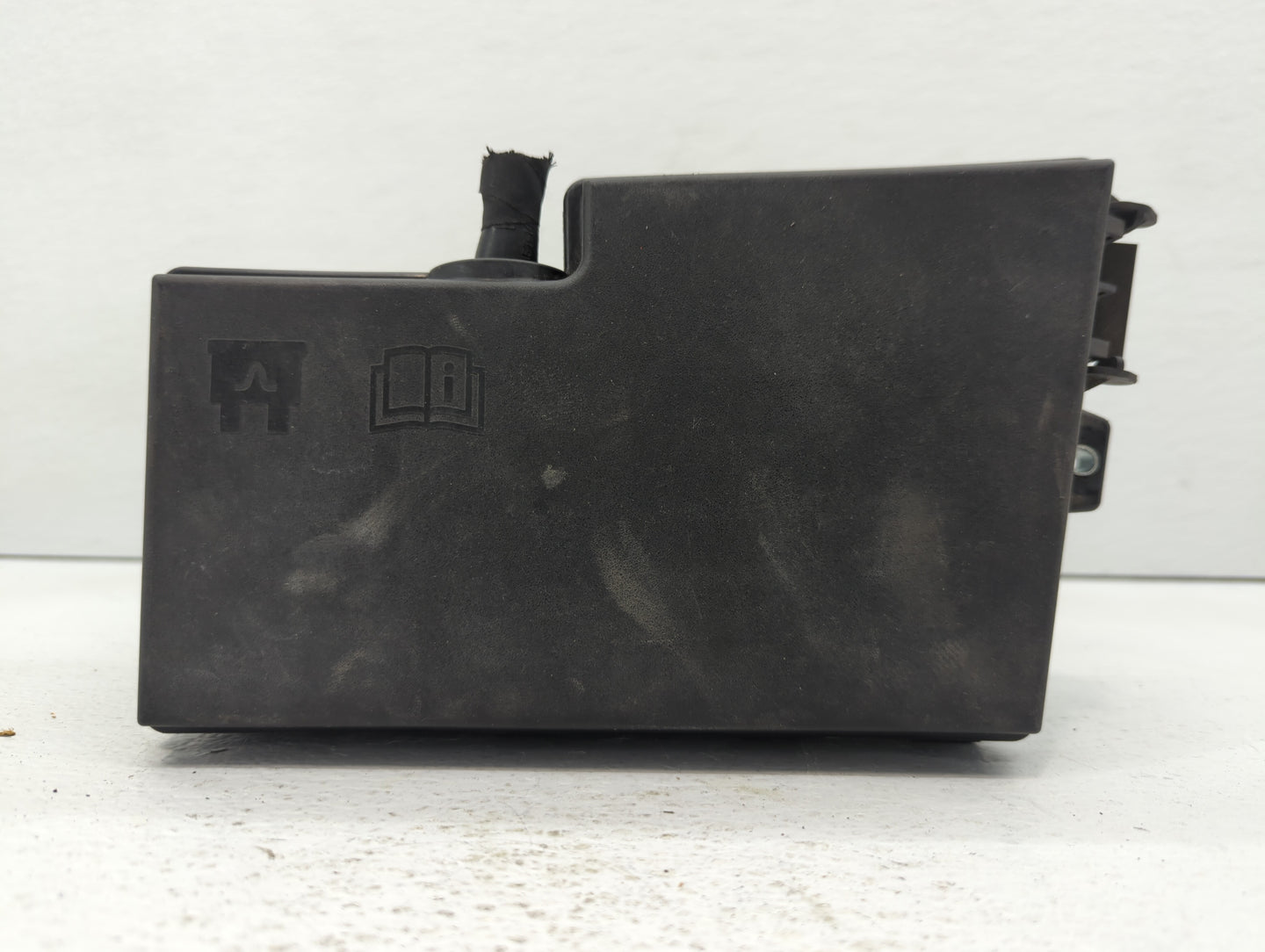 2013-2016 Ford Escape Fusebox Fuse Box Panel Relay Module P/N:AV6T-14A067-AC AV6T-14A067-AB Fits Fits 2013 2014 2015 2016 OE