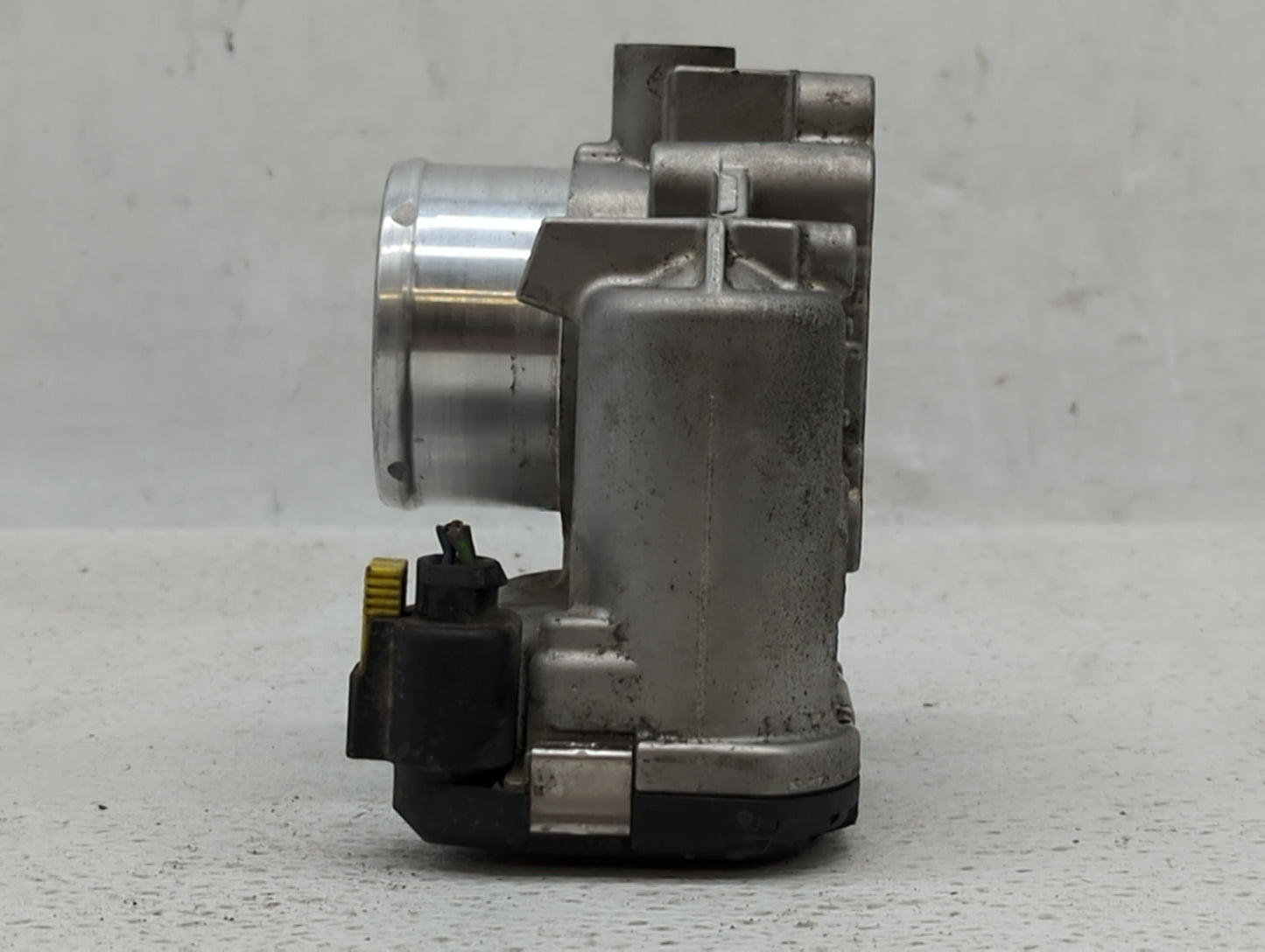 2013-2016 Ford Escape Throttle Body P/N:7S7G-9F991-CA Fits Fits 2013 2014 2015 2016 2017 2018 2019 OEM Used Auto Parts - Oem