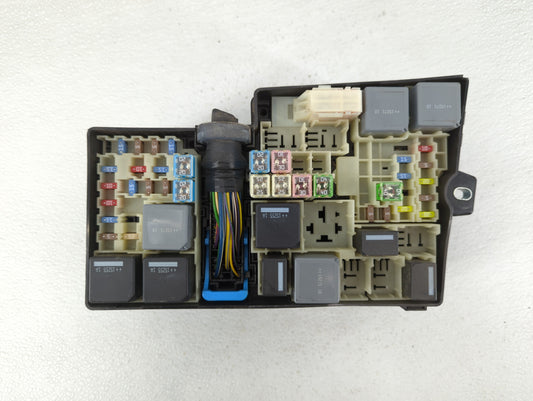 2013-2016 Ford Escape Fusebox Fuse Box Panel Relay Module P/N:AV6T-14A067-AD AV6T-14A067-AC Fits Fits 2013 2014 2015 2016 OEM Used Auto Parts