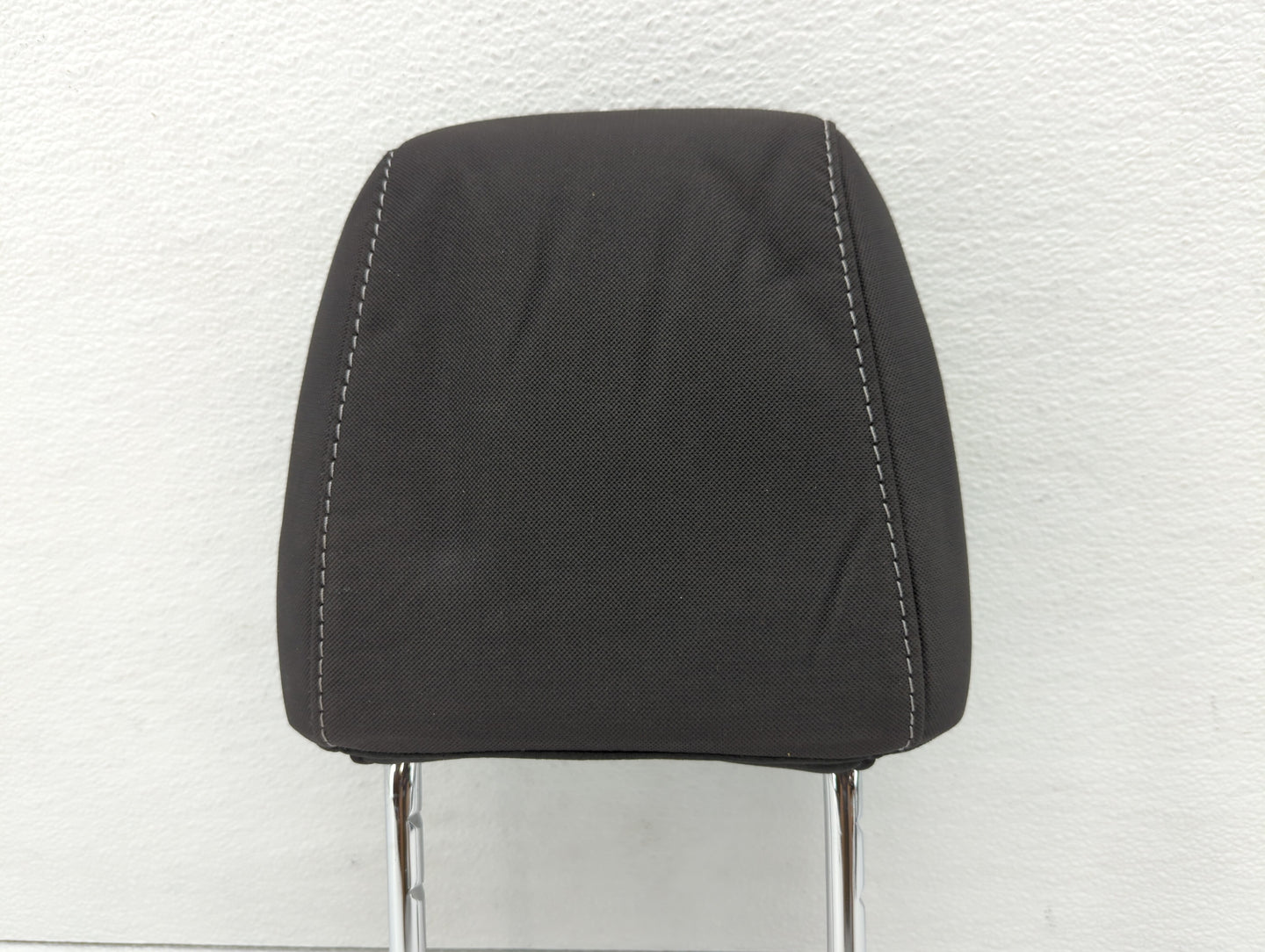 2016-2019 Ford Escape Headrest Head Rest Front Driver Passenger Seat - Oemusedautoparts1.com