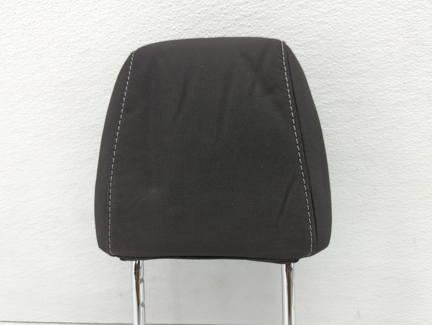 2016-2019 Ford Escape Headrest Head Rest Front Driver Passenger Seat - Oemusedautoparts1.com