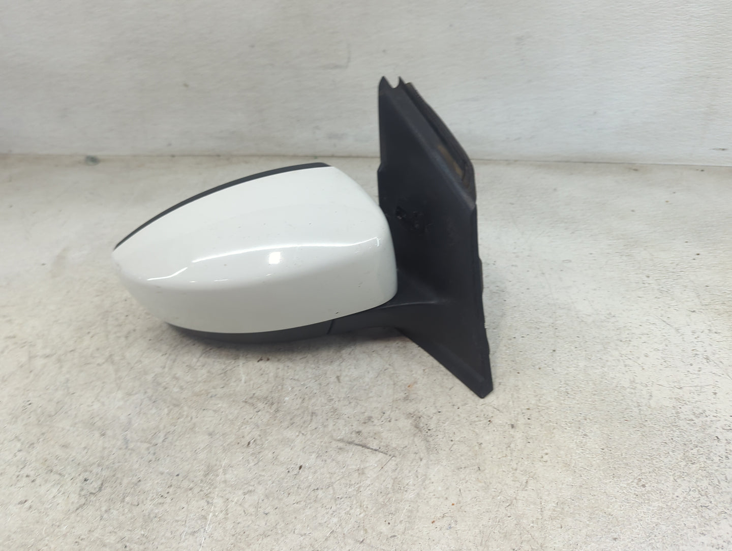 2013-2016 Ford Escape Passenger Side View Mirror - Right Door Mirror OEM Used - Oemusedautoparts1.com