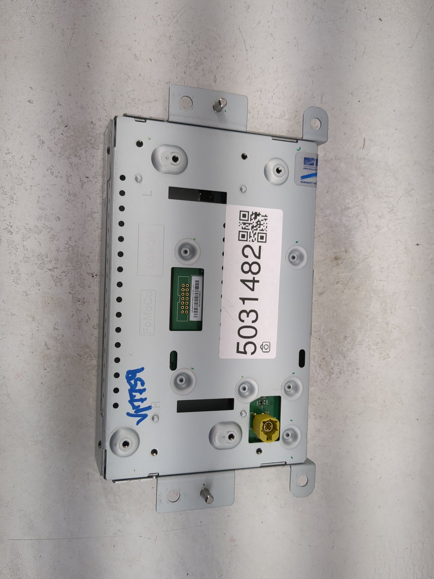 2016-2019 Ford Escape Information Display Screen 5031482 - Oemusedautoparts1.com