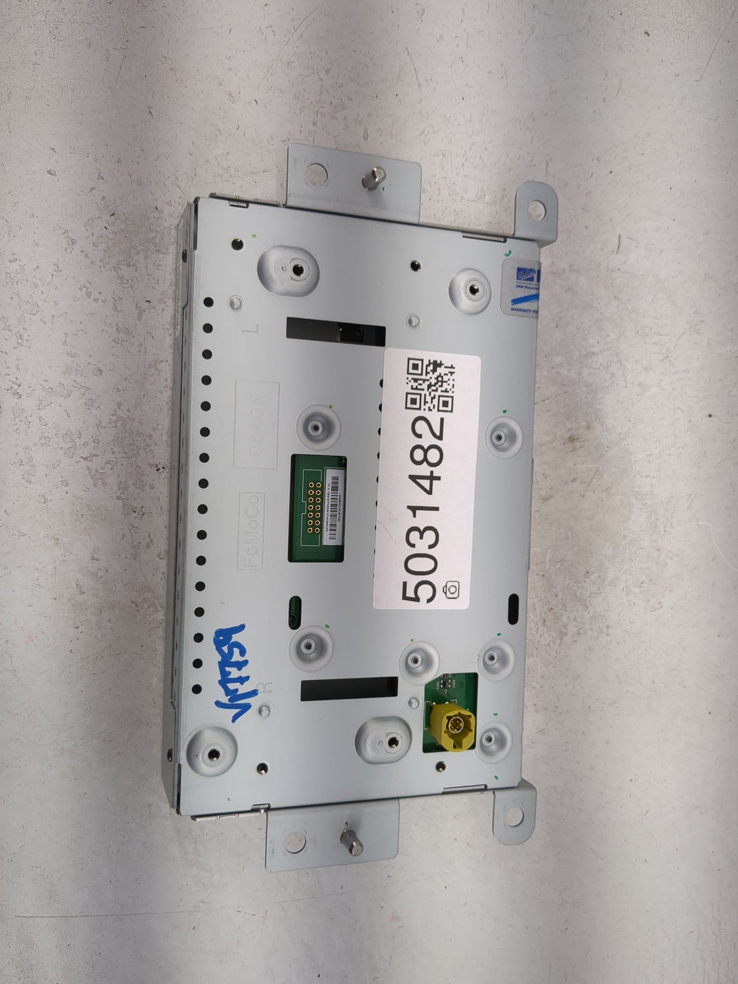 2016-2019 Ford Escape Information Display Screen 5031482 - Oemusedautoparts1.com
