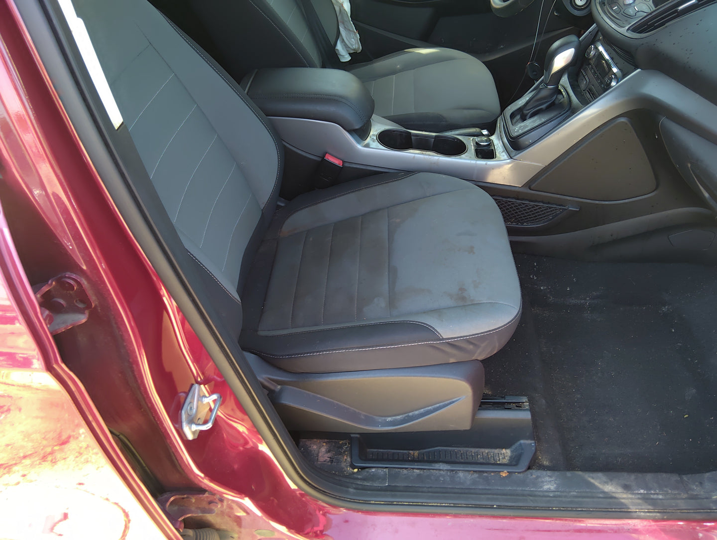 2016-2019 Ford Escape Passenger Front Seat Oem 5040980 - Oemusedautoparts1.com