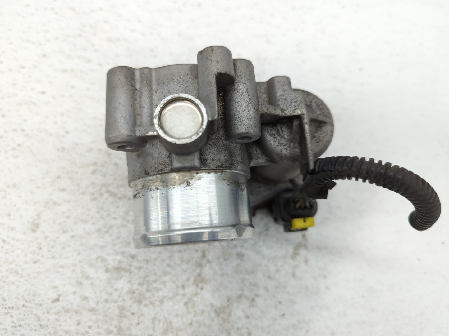 2013-2016 Ford Escape Throttle Body P/N:7S7G-9F991-CA Fits Fits 2013 2014 2015 2016 2017 2018 2019 OEM Used Auto Parts - Oem