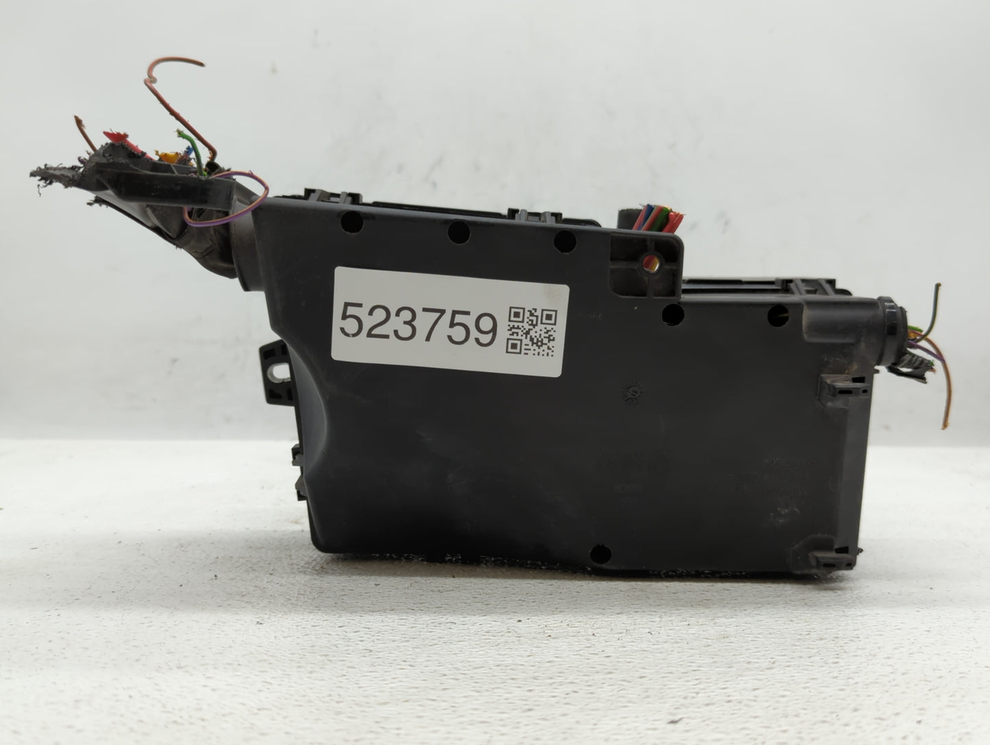 2013-2016 Ford Escape Fusebox Fuse Box Panel Relay Module P/N:AV6T-14A142-AB AV6T-14A067-AC Fits Fits 2013 2014 2015 2016 OE