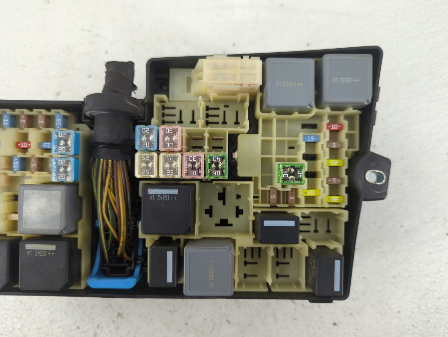 2013-2016 Ford Escape Fusebox Fuse Box Panel Relay Module P/N:AV6T-14A067-AD Fits Fits 2013 2014 2015 2016 OEM Used Auto Par