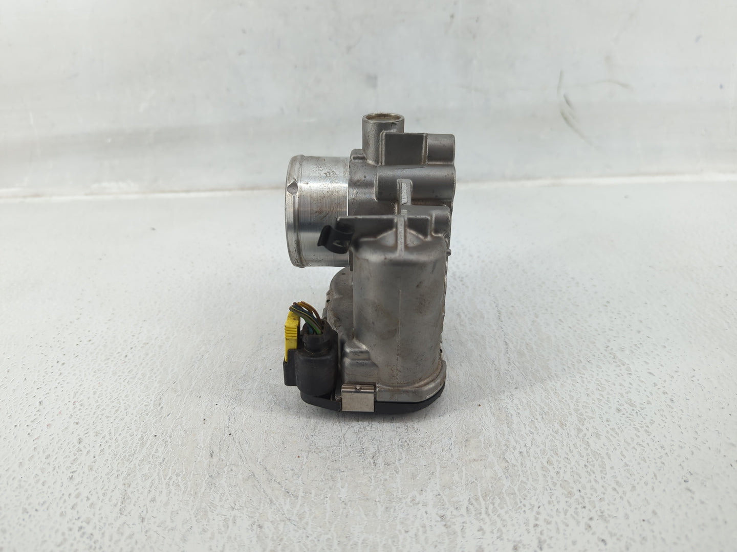 2013-2016 Ford Escape Throttle Body P/N:7S7G-9F991-CA Fits Fits 2013 2014 2015 2016 2017 2018 2019 OEM Used Auto Parts - Oem