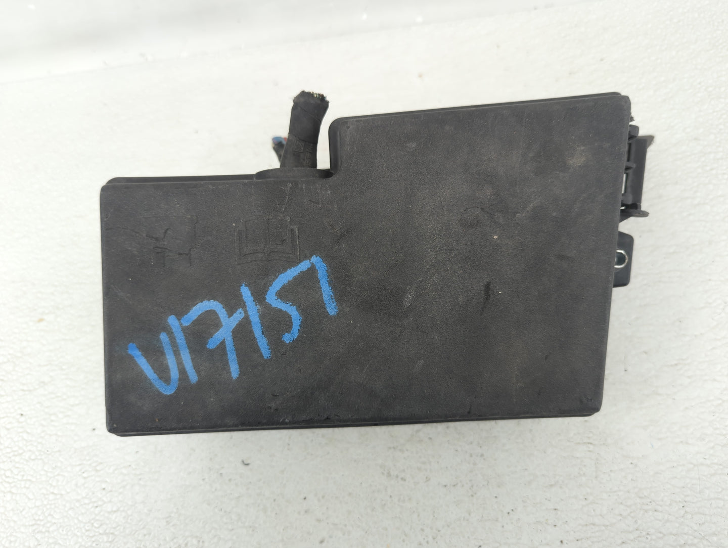 2013-2016 Ford Escape Fusebox Fuse Box Panel Relay Module P/N:E00027328 Fits Fits 2013 2014 2015 2016 OEM Used Auto Parts - 