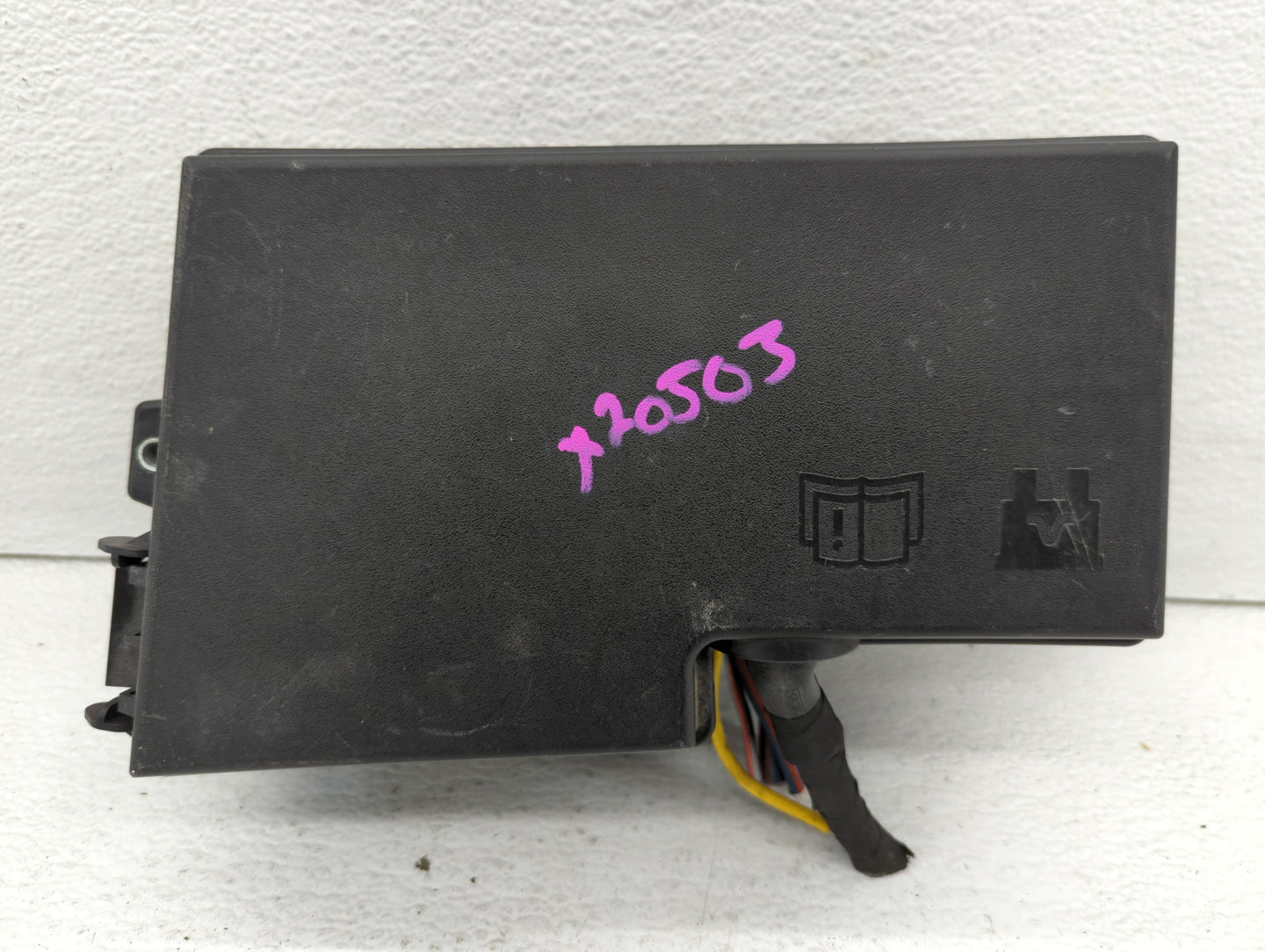 2013-2016 Ford Escape Fusebox Fuse Box Panel Relay Module P/N:AV6T-14A067-AD Fits Fits 2013 2014 2015 2016 OEM Used Auto Par
