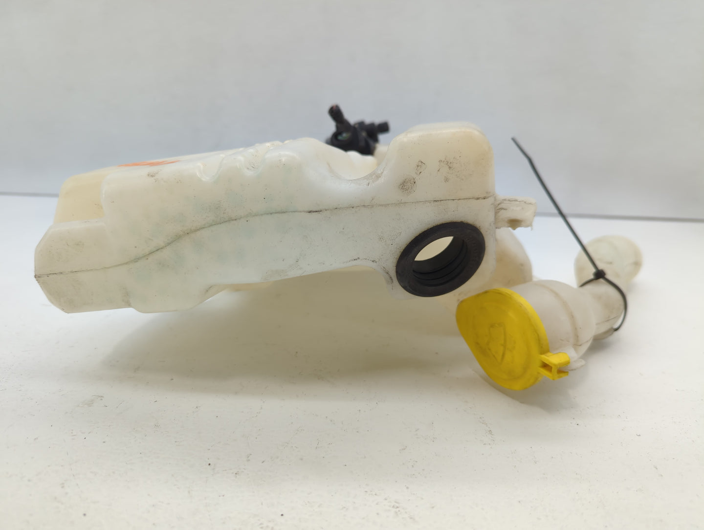 2013-2014 Ford Escape Windshield Washer Fluid Reservoir Bottle Oem - Oemusedautoparts1.com