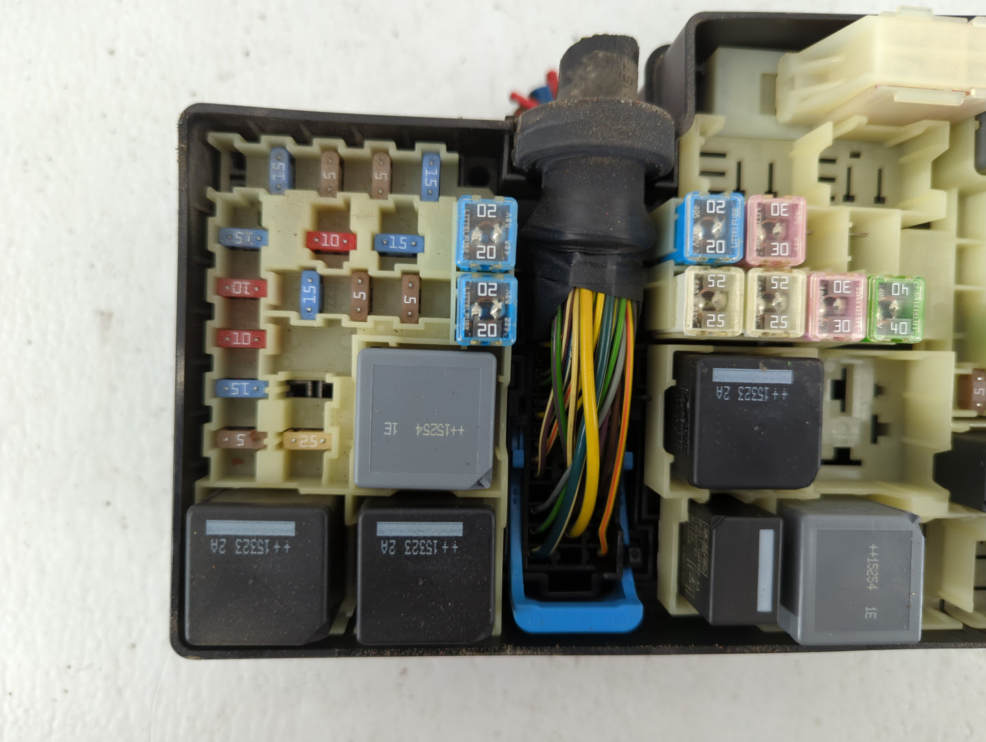 2013-2016 Ford Escape Fusebox Fuse Box Panel Relay Module P/N:E02345500 Fits Fits 2013 2014 2015 2016 OEM Used Auto Parts - 