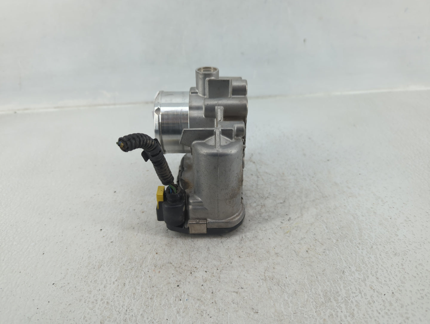 2013-2016 Ford Escape Throttle Body P/N:7S7G-9F991-CA Fits Fits 2013 2014 2015 2016 2017 2018 2019 OEM Used Auto Parts - Oem