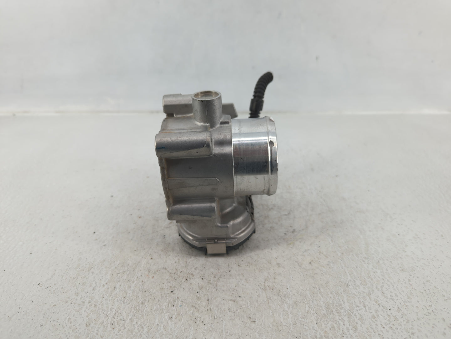 2013-2016 Ford Escape Throttle Body P/N:7S7G-9F991-CA Fits Fits 2013 2014 2015 2016 2017 2018 2019 OEM Used Auto Parts - Oem