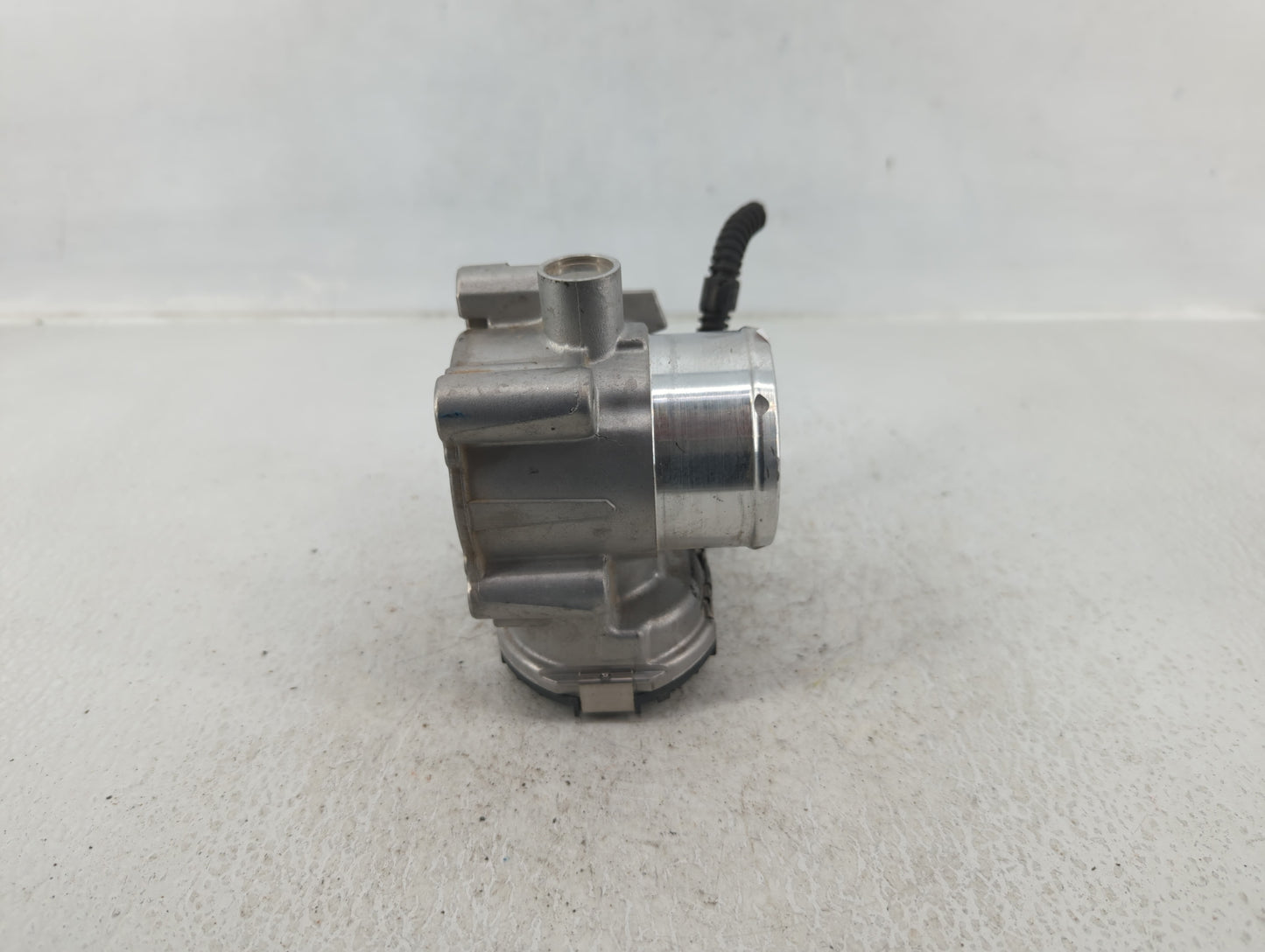 2013-2016 Ford Escape Throttle Body P/N:7S7G-9F991-CA Fits Fits 2013 2014 2015 2016 2017 2018 2019 OEM Used Auto Parts - Oem