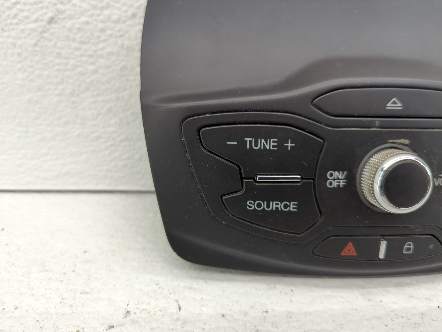 2013-2016 Ford Escape Am Fm Cd Player Radio Receiver - Oemusedautoparts1.com