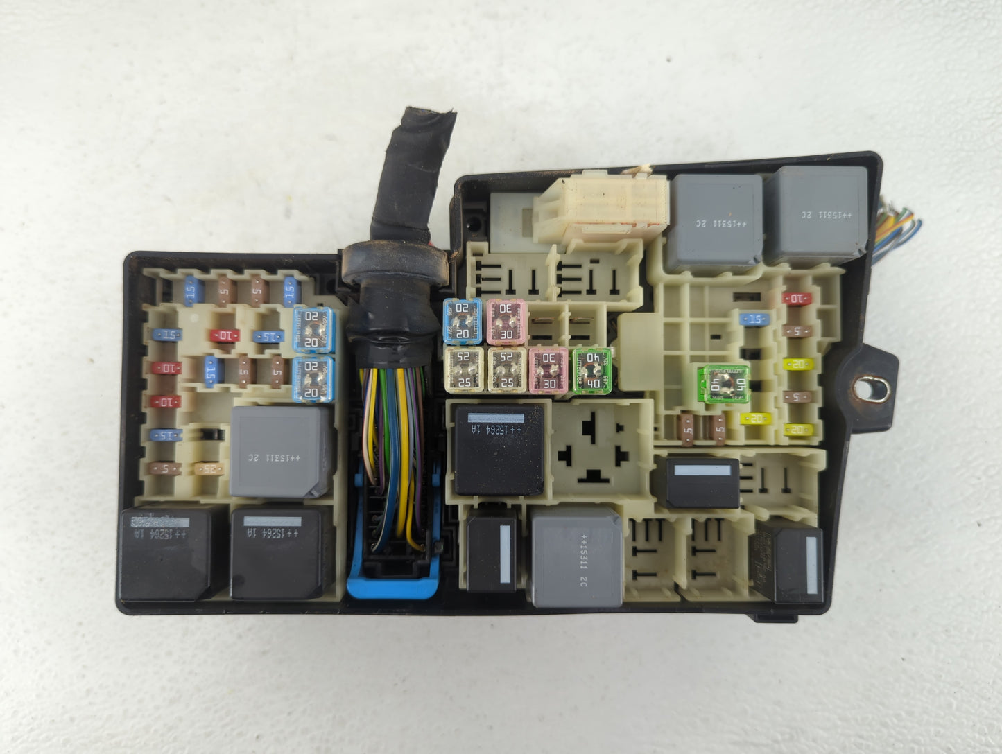 2013-2016 Ford Escape Fusebox Fuse Box Panel Relay Module P/N:AV6T-14A067-AD Fits Fits 2013 2014 2015 2016 OEM Used Auto Par